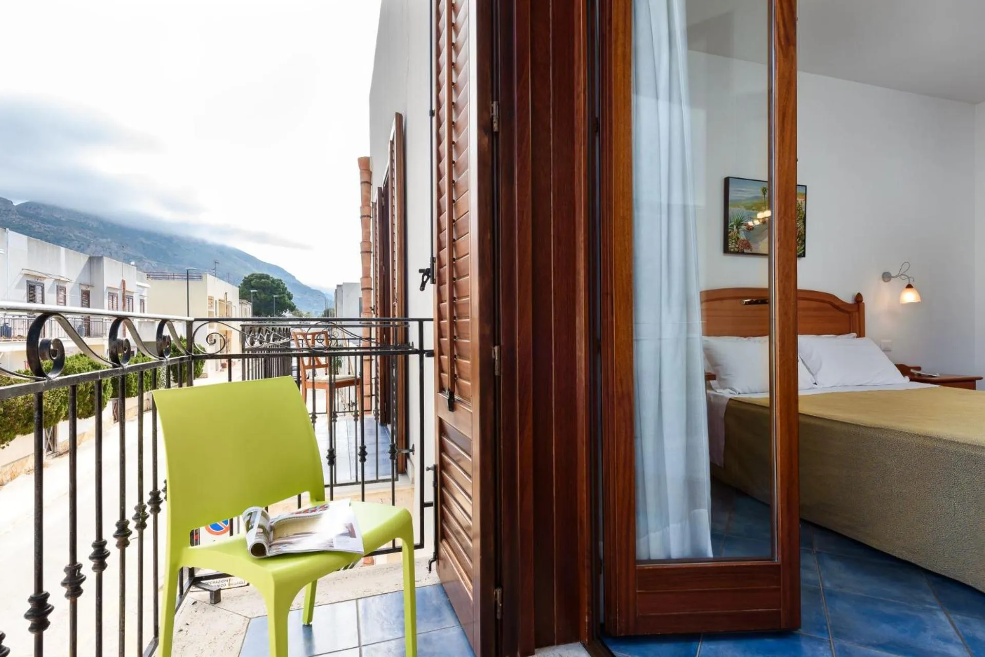 Natural landscape, Bed in La Meridiana Hotel