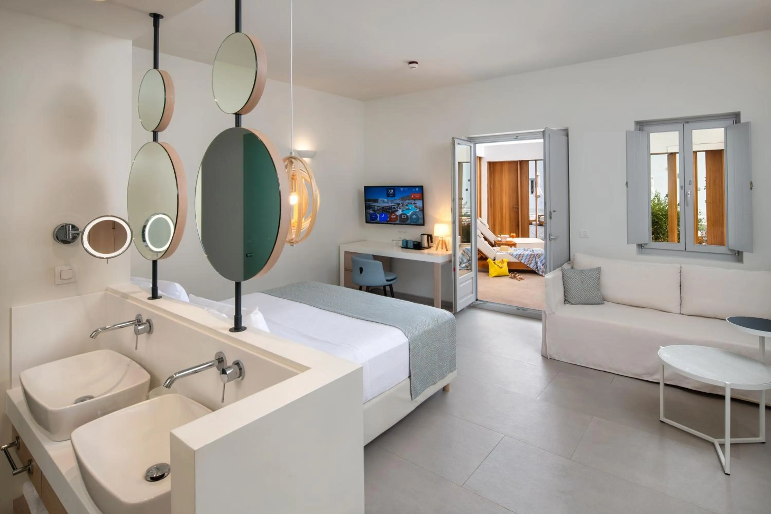 Photo of the whole room, Bed in Meltemi Blu - Adults Only