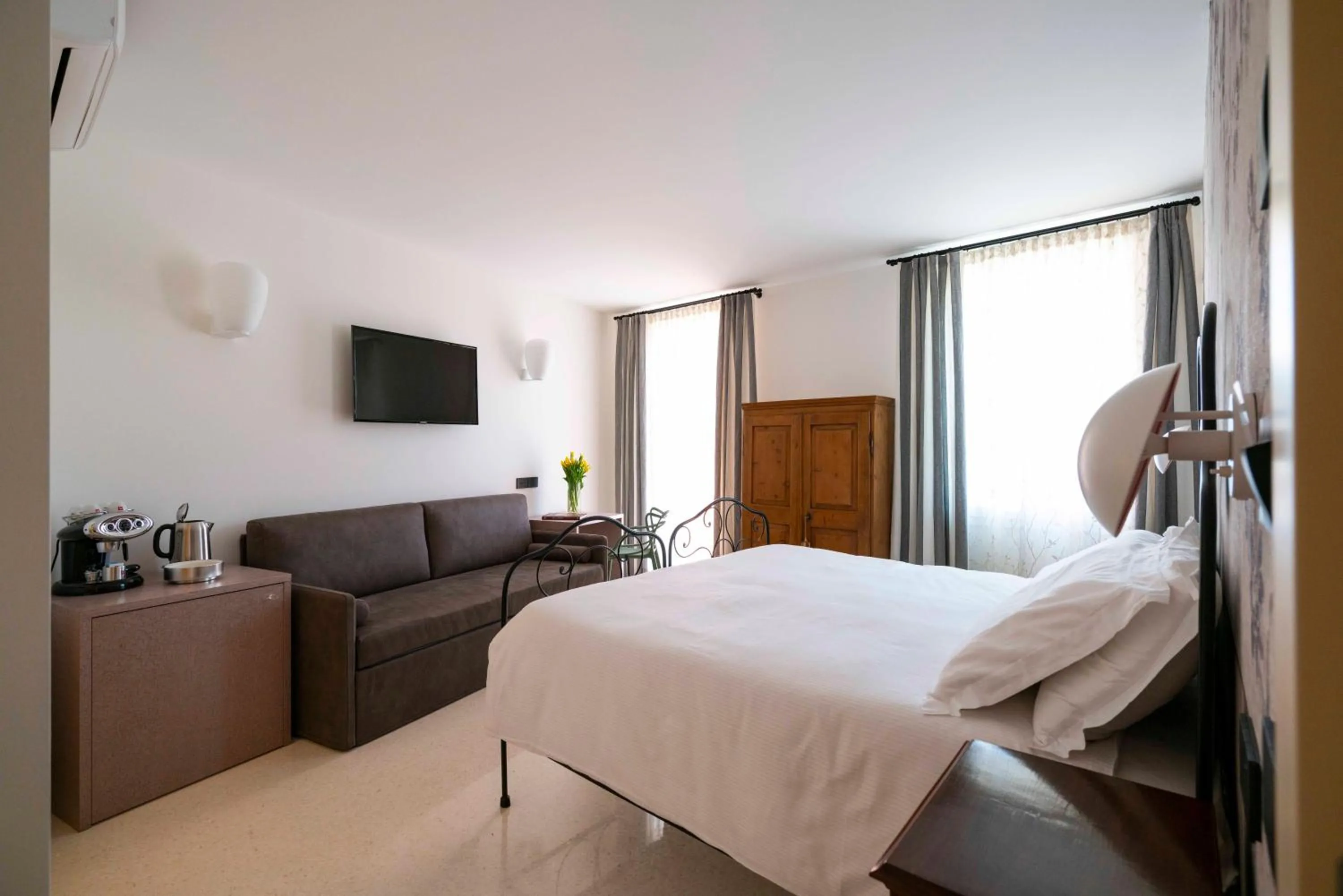 TV and multimedia, Bed in Antica Pusterla Relais de Charme