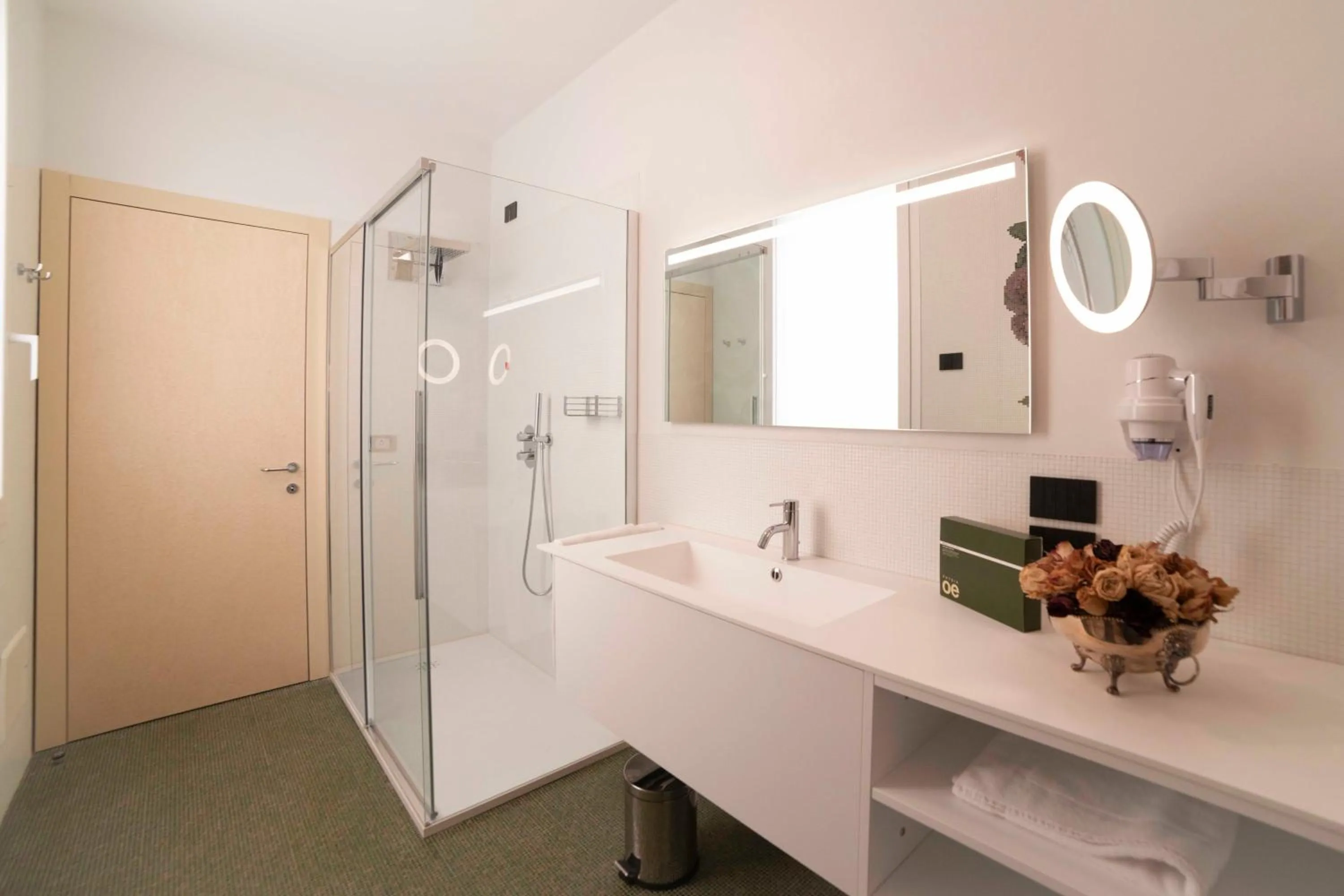 Shower in Antica Pusterla Relais de Charme