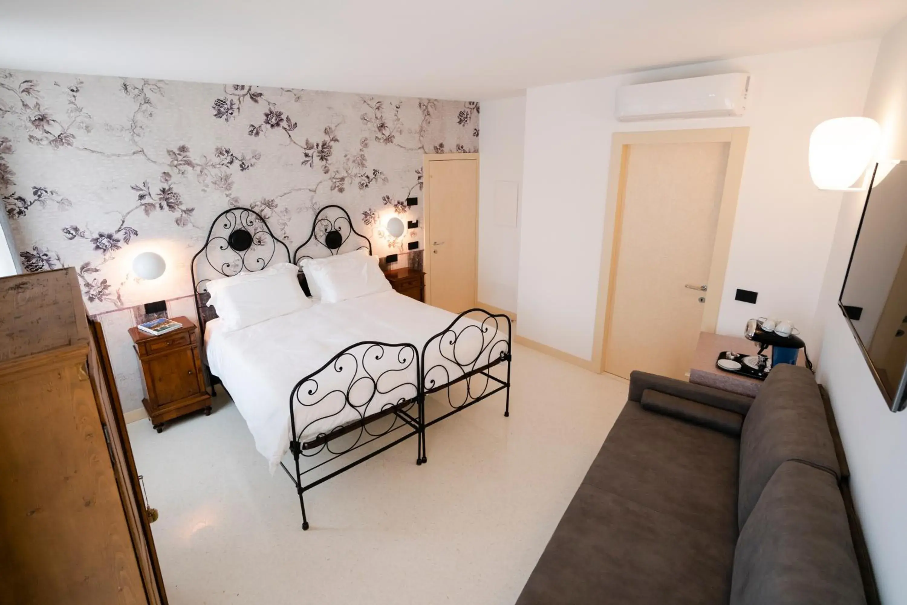 Superior Double or Twin Room with Garden View - single occupancy in Antica Pusterla Relais de Charme Superior Double or Twin Room with Garden View - single occupancy in Antica Pusterla Relais de Charme