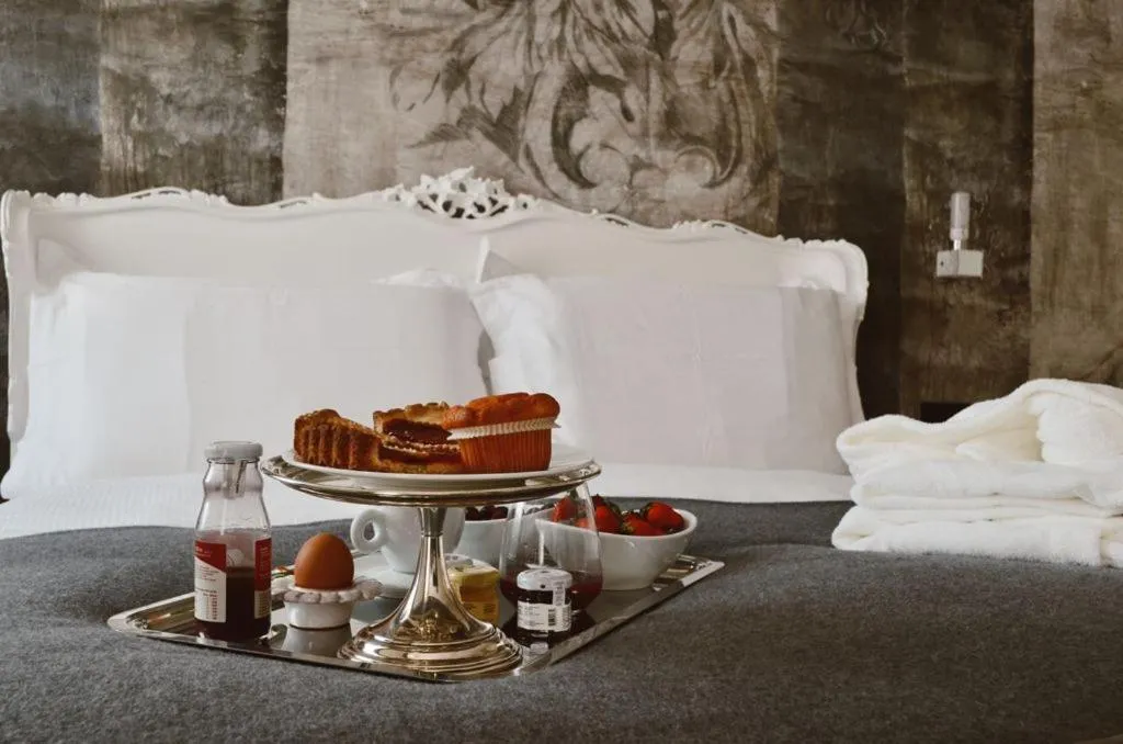 Area and facilities, Bed in Antica Pusterla Relais de Charme