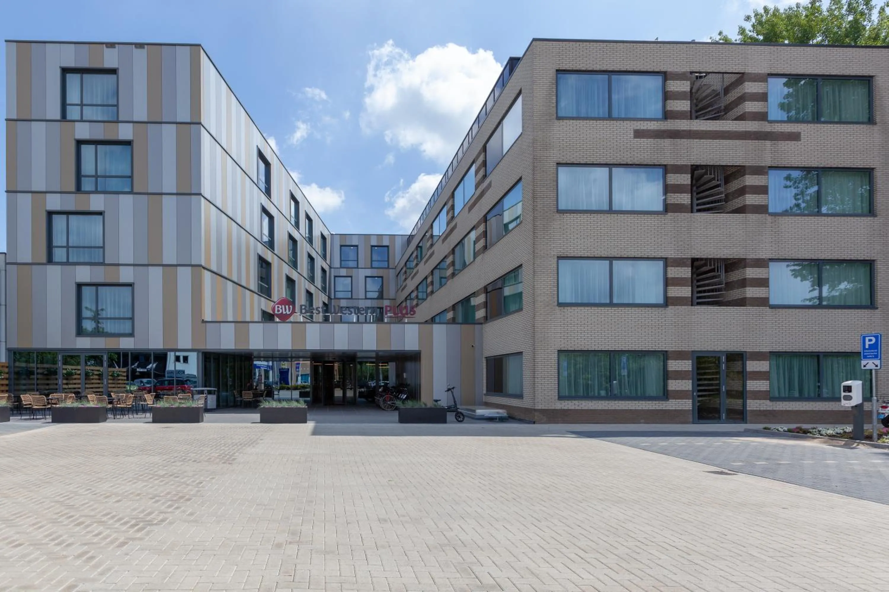Property building in Best Western Plus Hotel Amstelveen