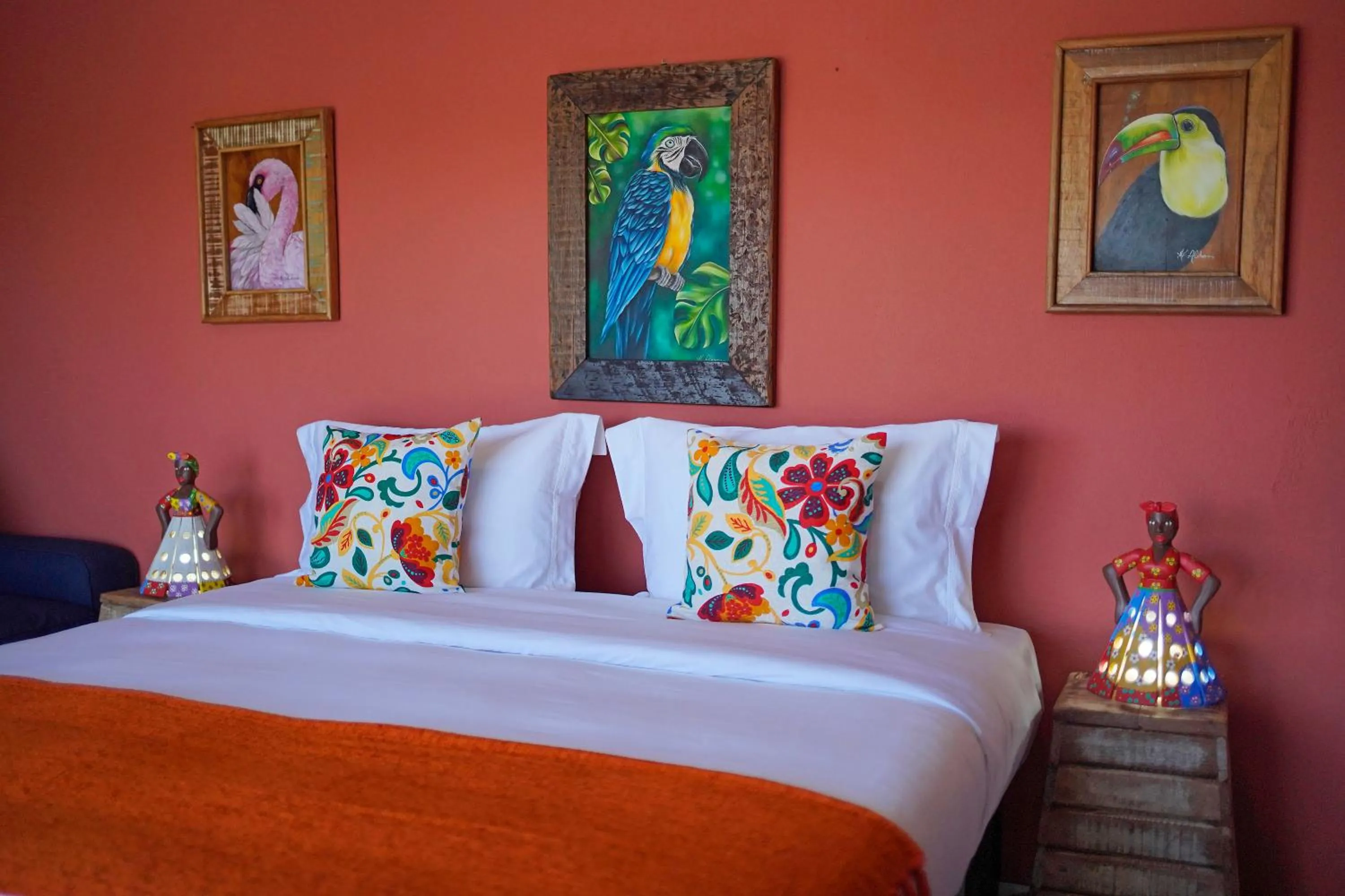 Bed in Cliffside Luxury Inn