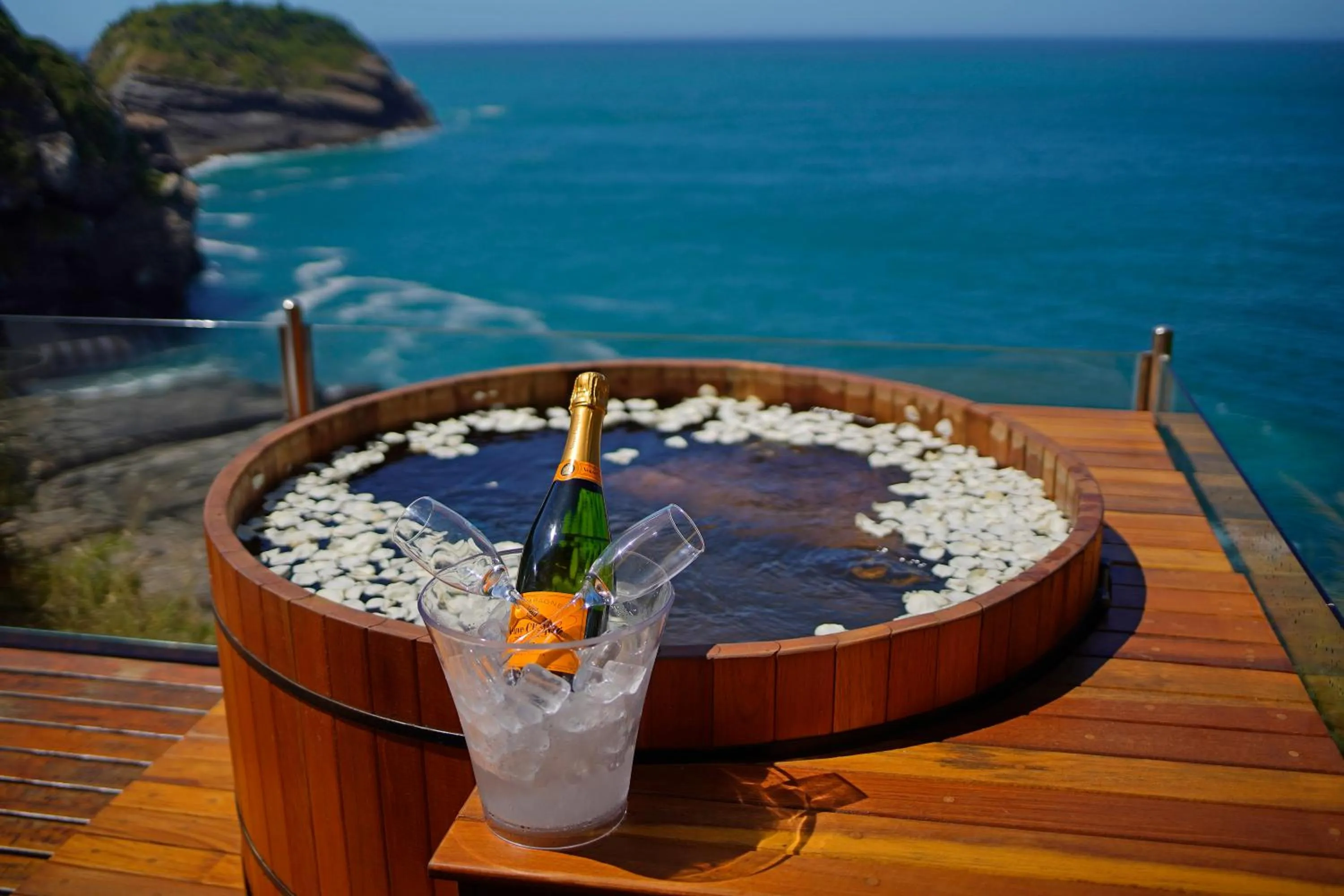 Natural landscape in Cliffside Luxury Inn