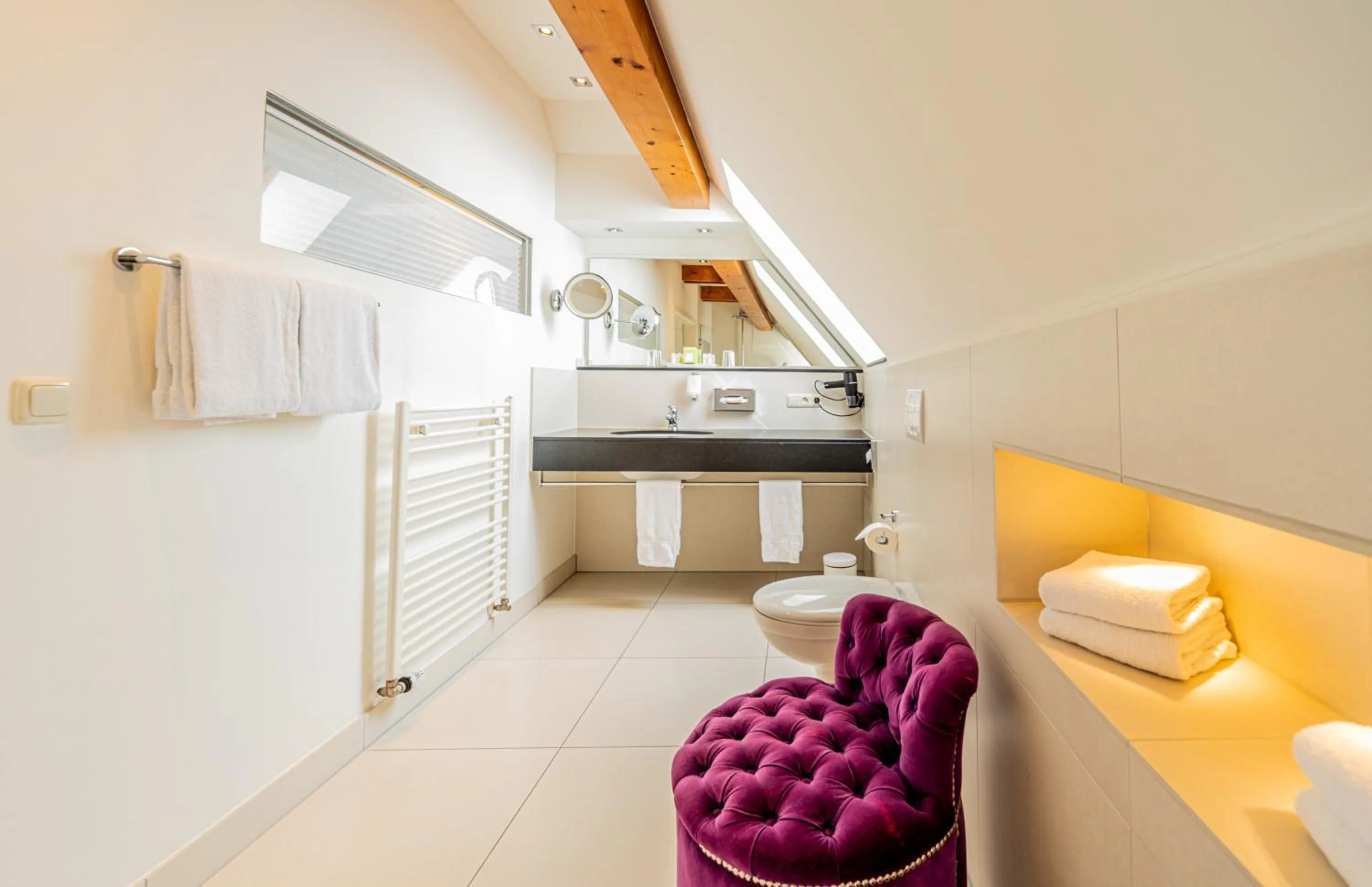 Bed in Romantik Hotel Walhalla