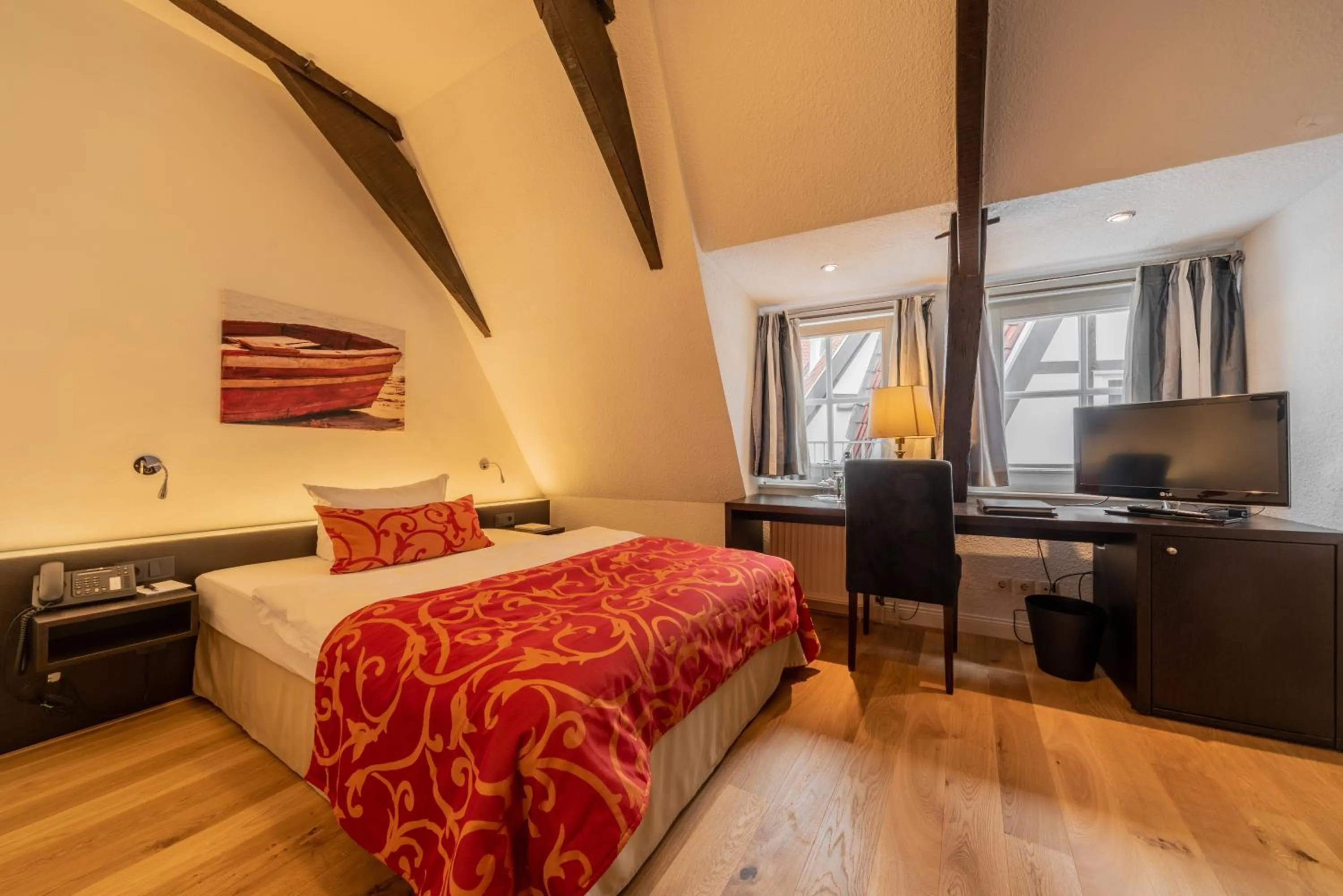 Photo of the whole room, Bed in Romantik Hotel Walhalla