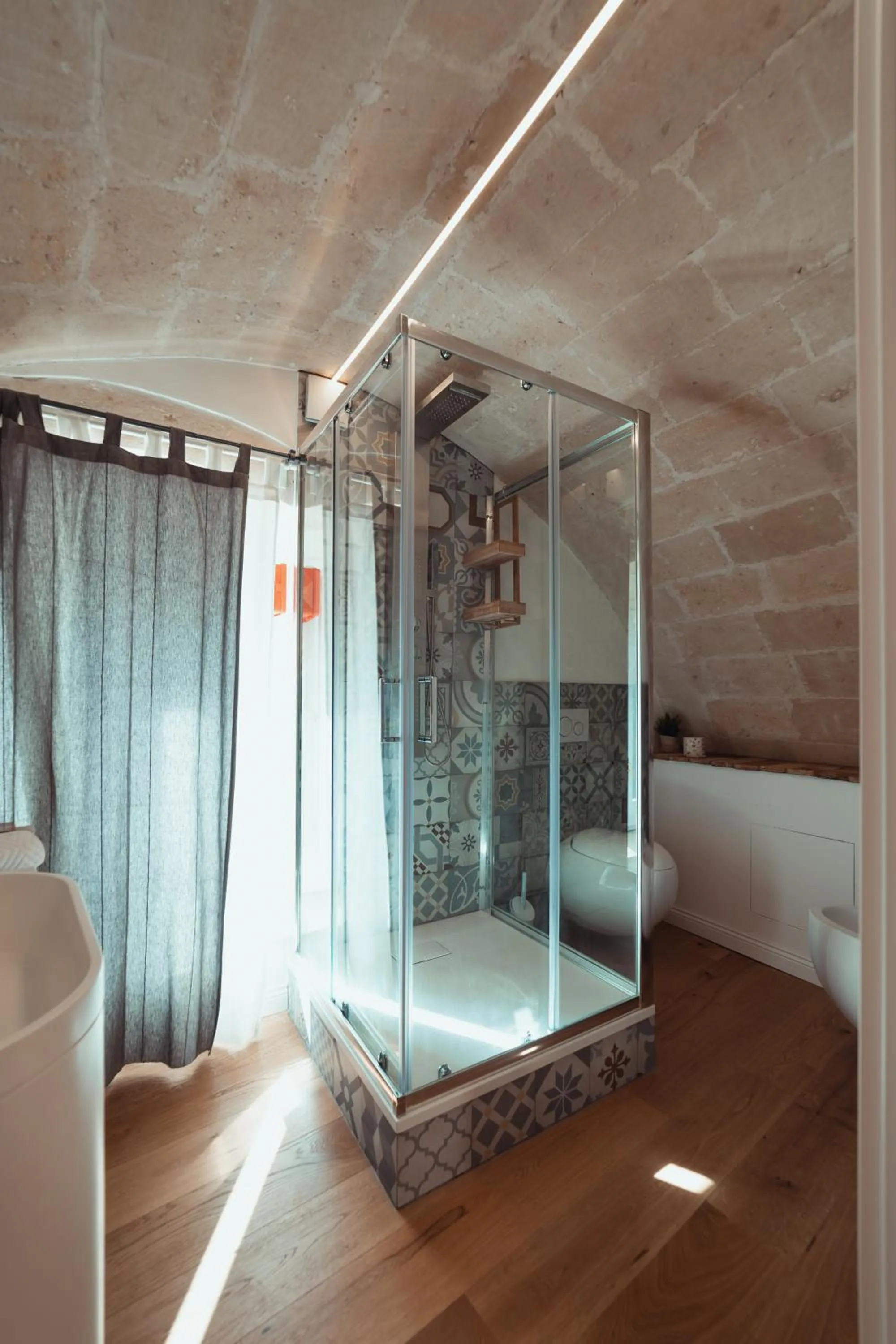 Shower in Gradelle San Nicola