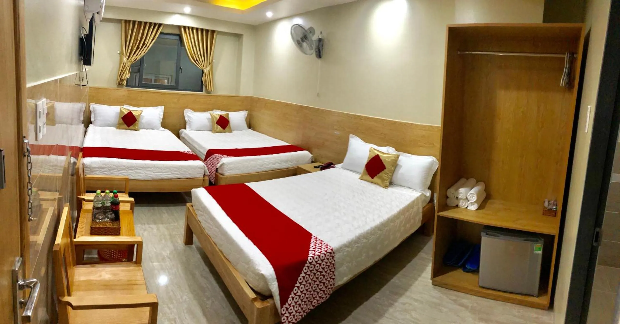 Photo of the whole room, Bed in Sunrise Hotel Vung Tau