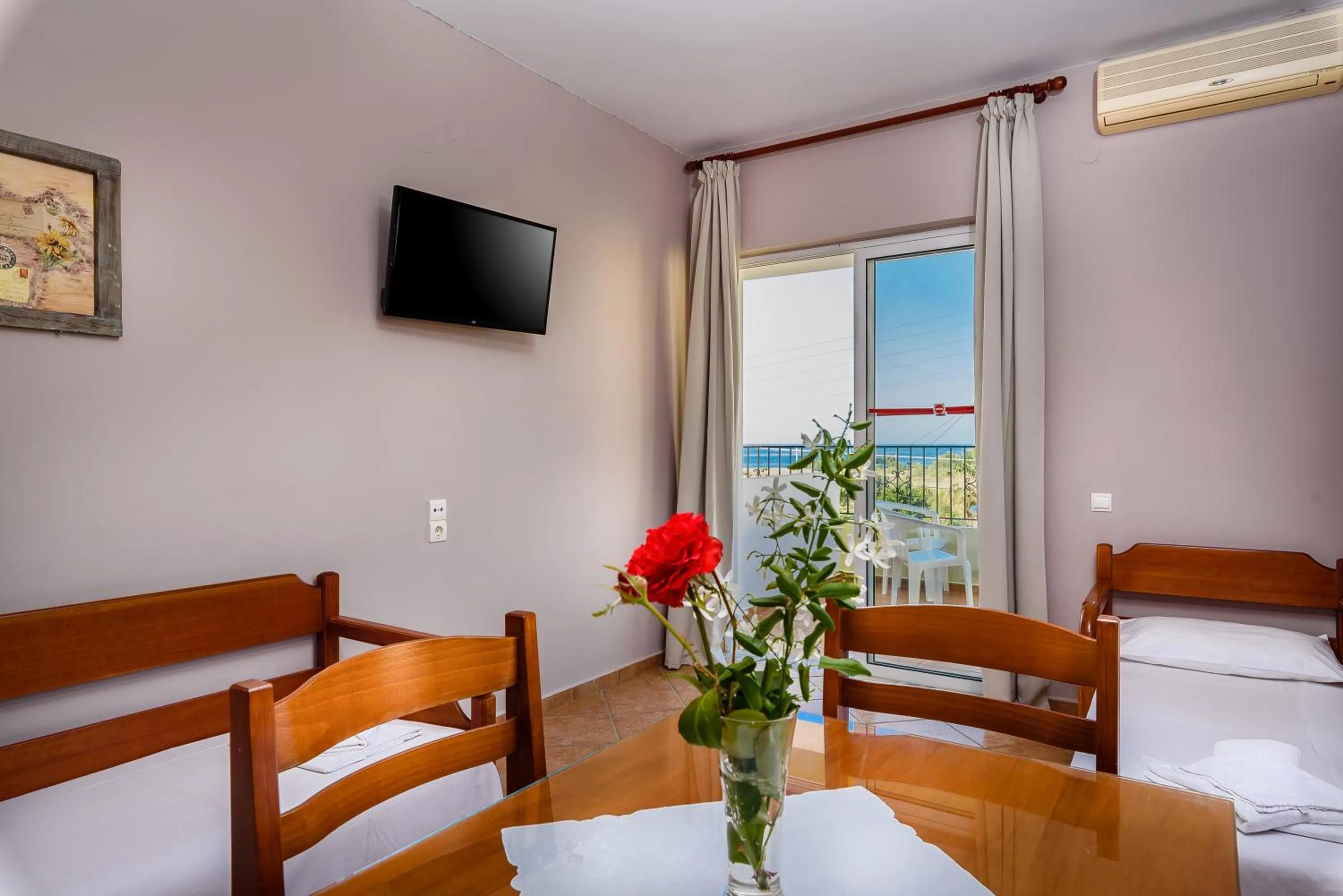 Dining area, Bed in Irinoula Dreams