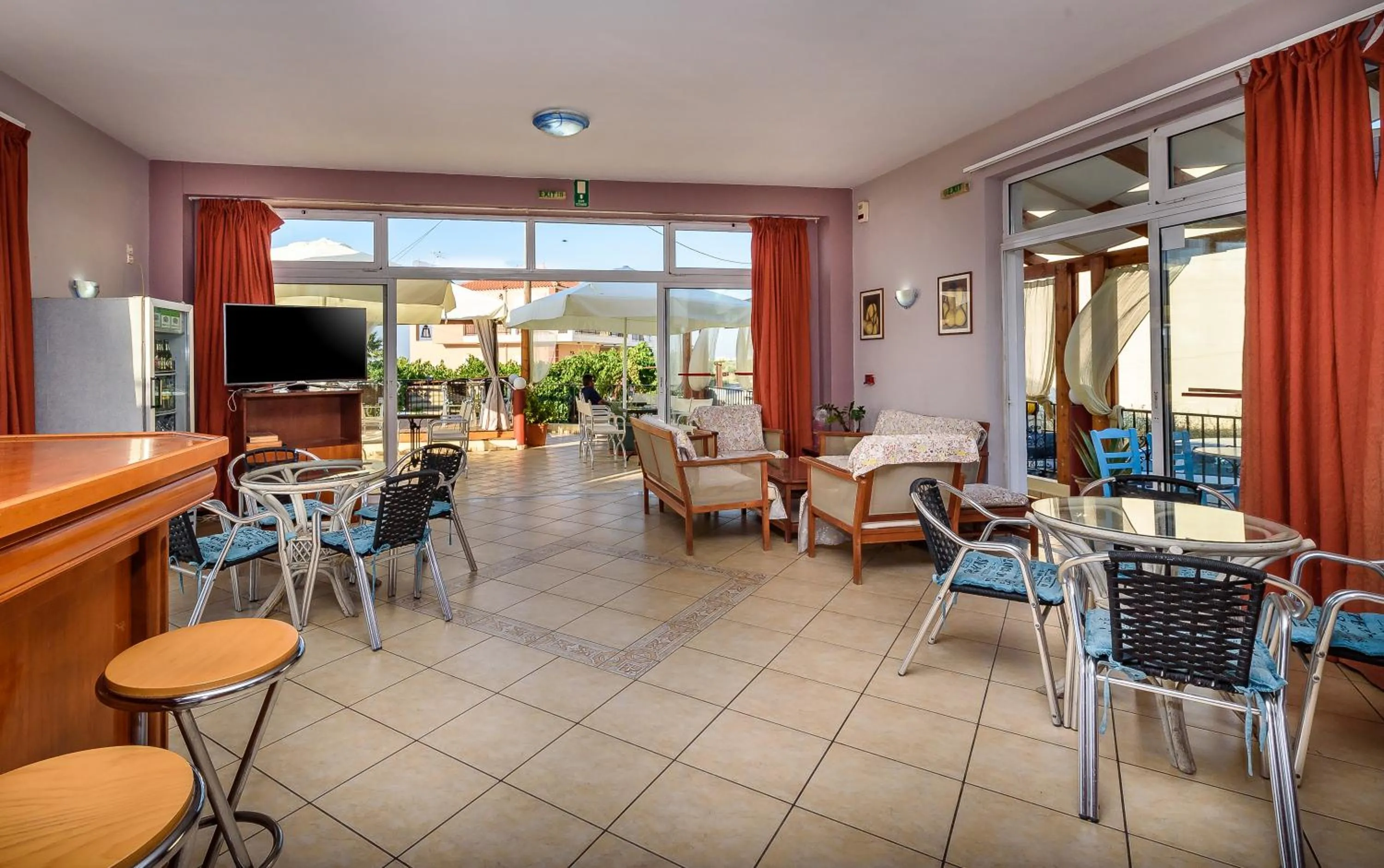 Drinks in Irinoula Dreams