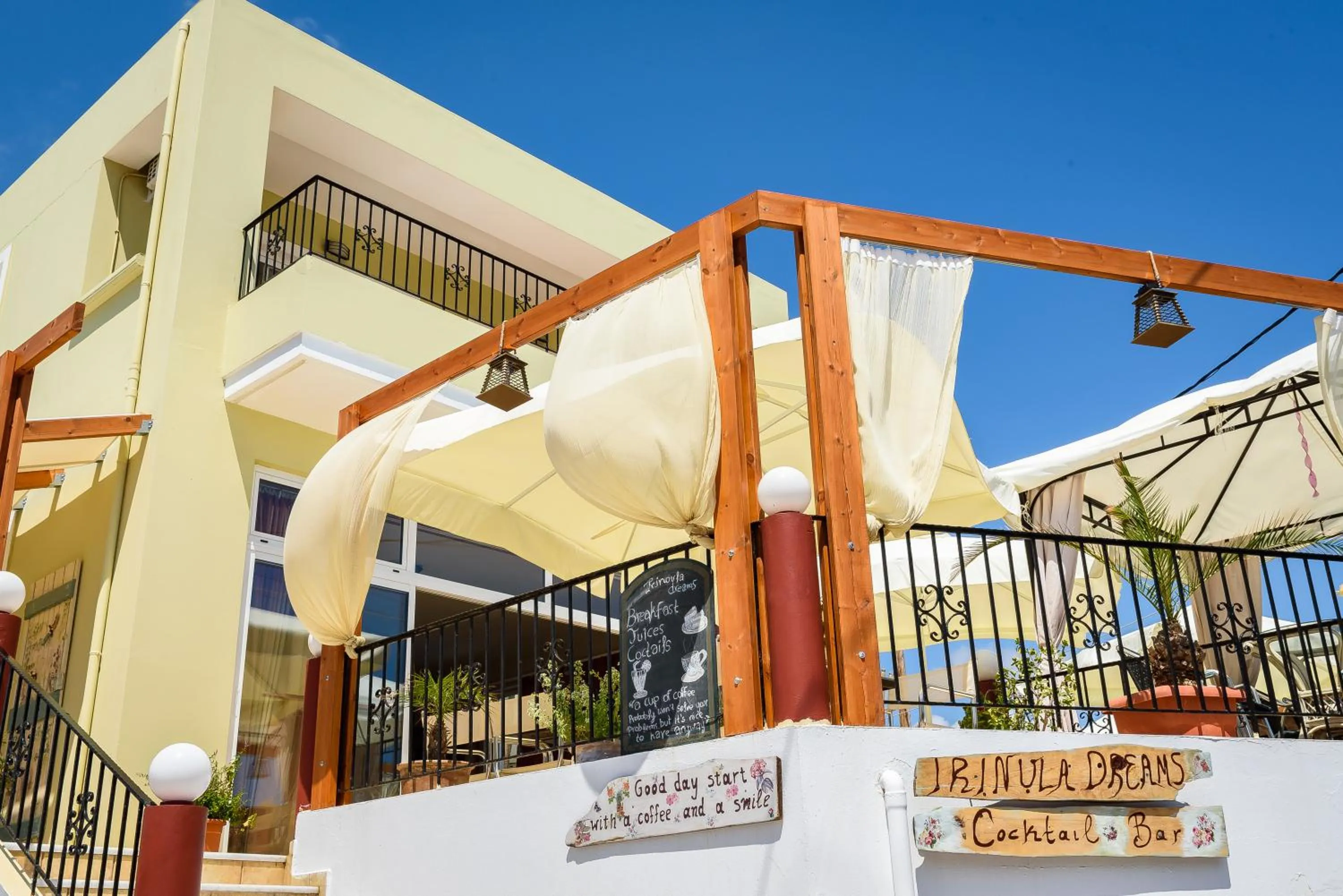 Facade/entrance in Irinoula Dreams