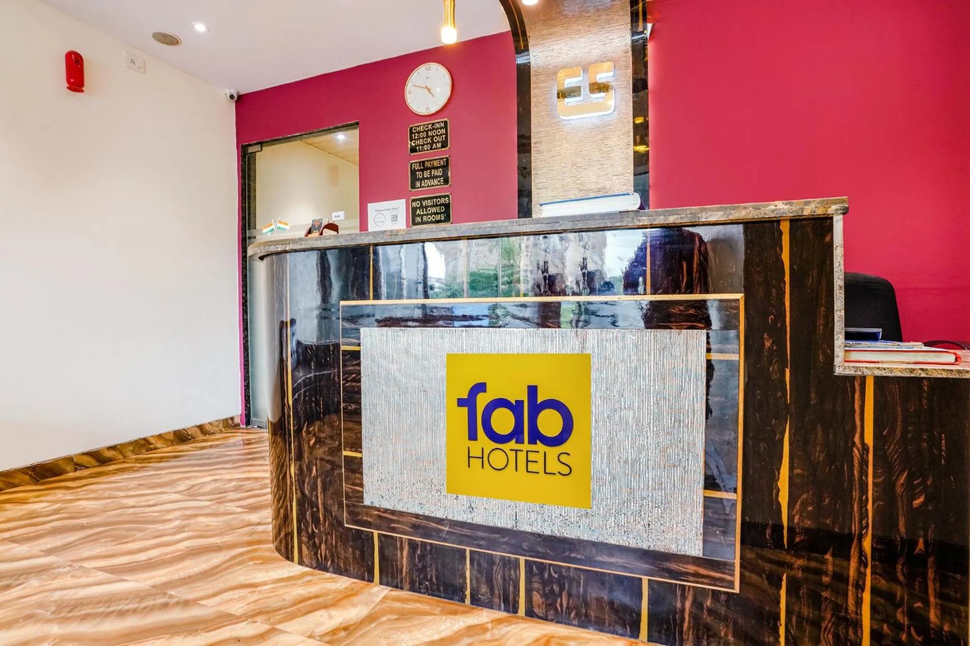 Lobby or reception in FabExpress Embassy Suites - Nr BKC