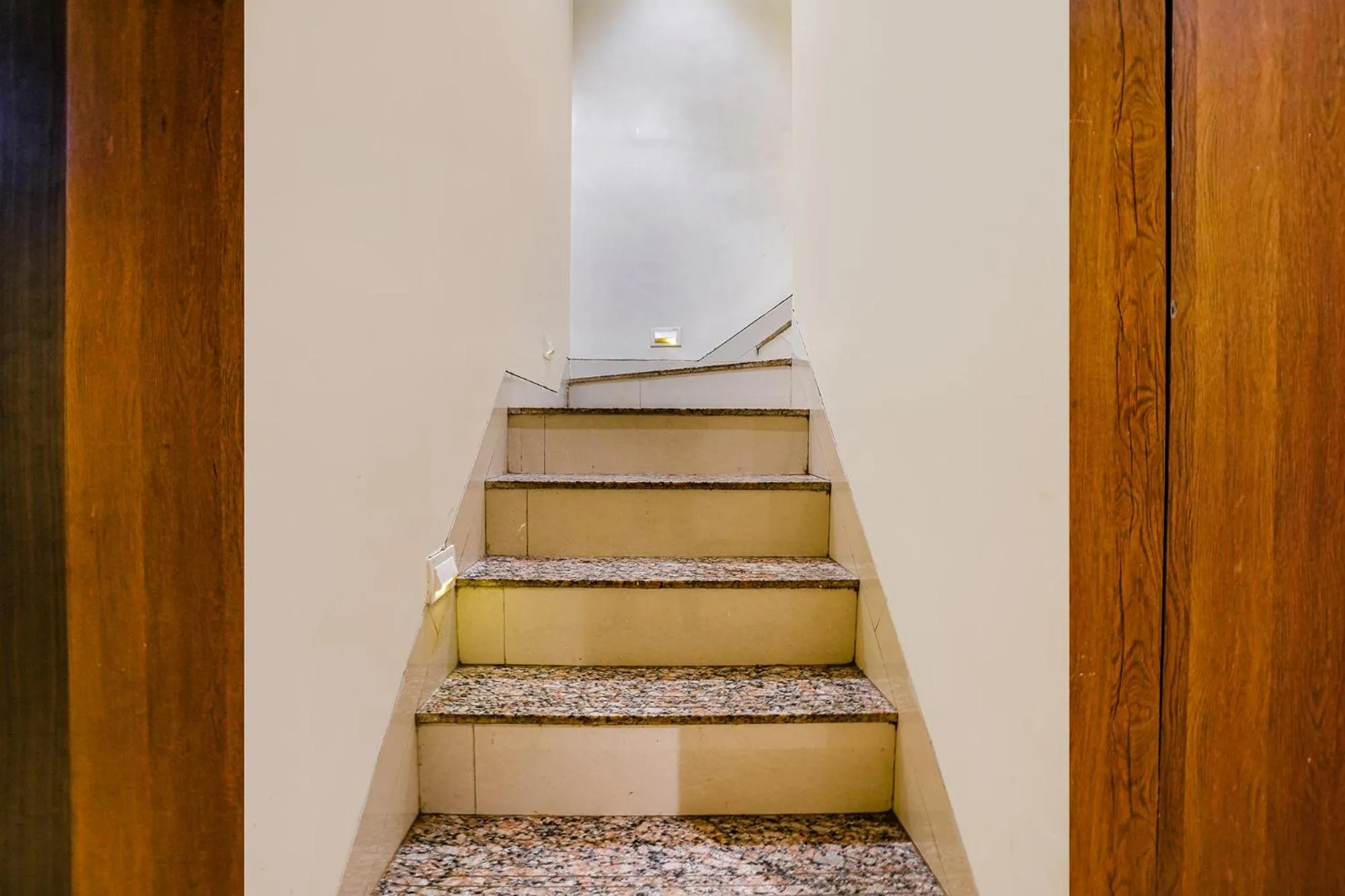 Lobby or reception in FabExpress Embassy Suites - Nr BKC