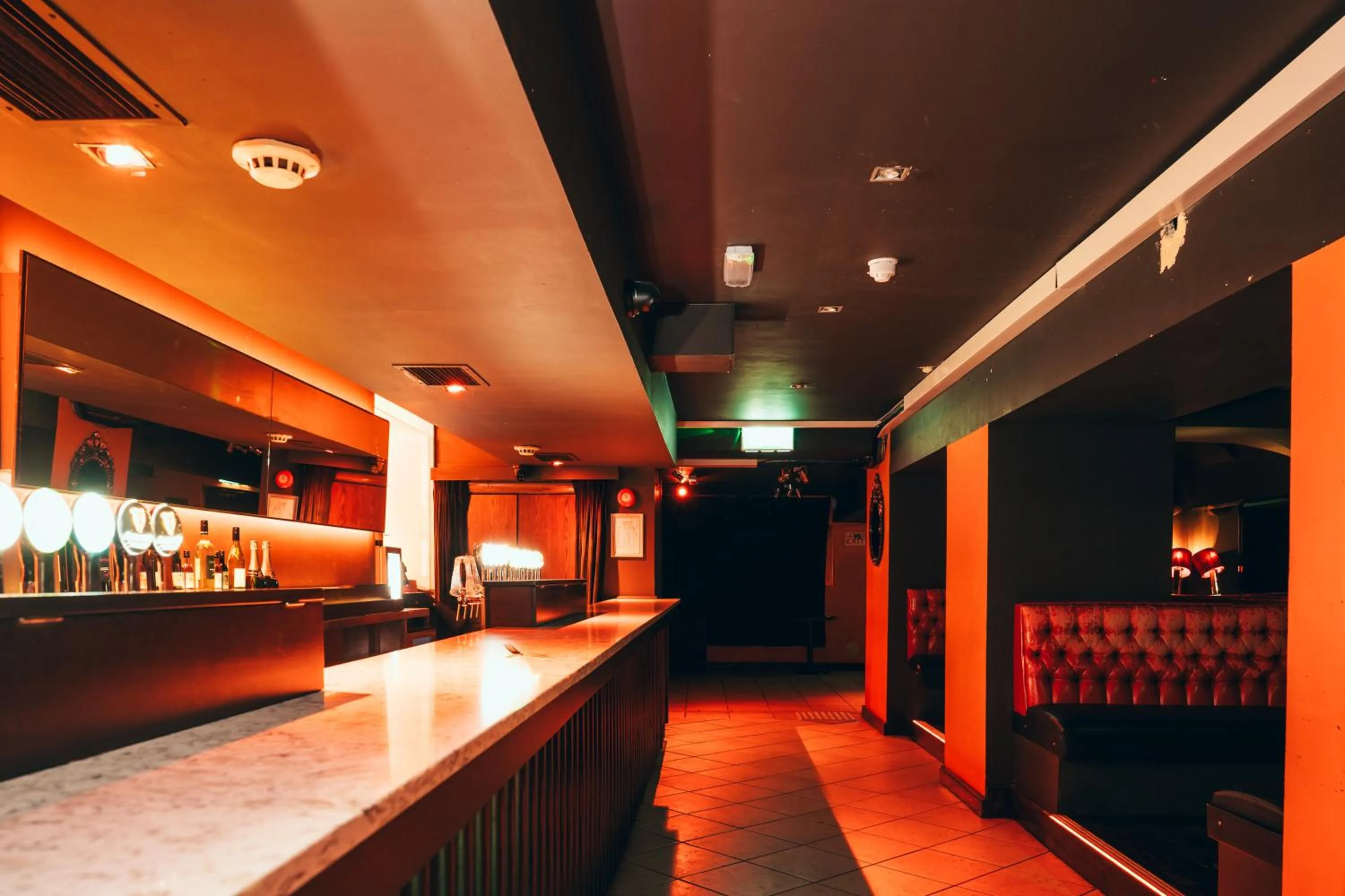 Nightclub / DJ in Russell Court Hotel