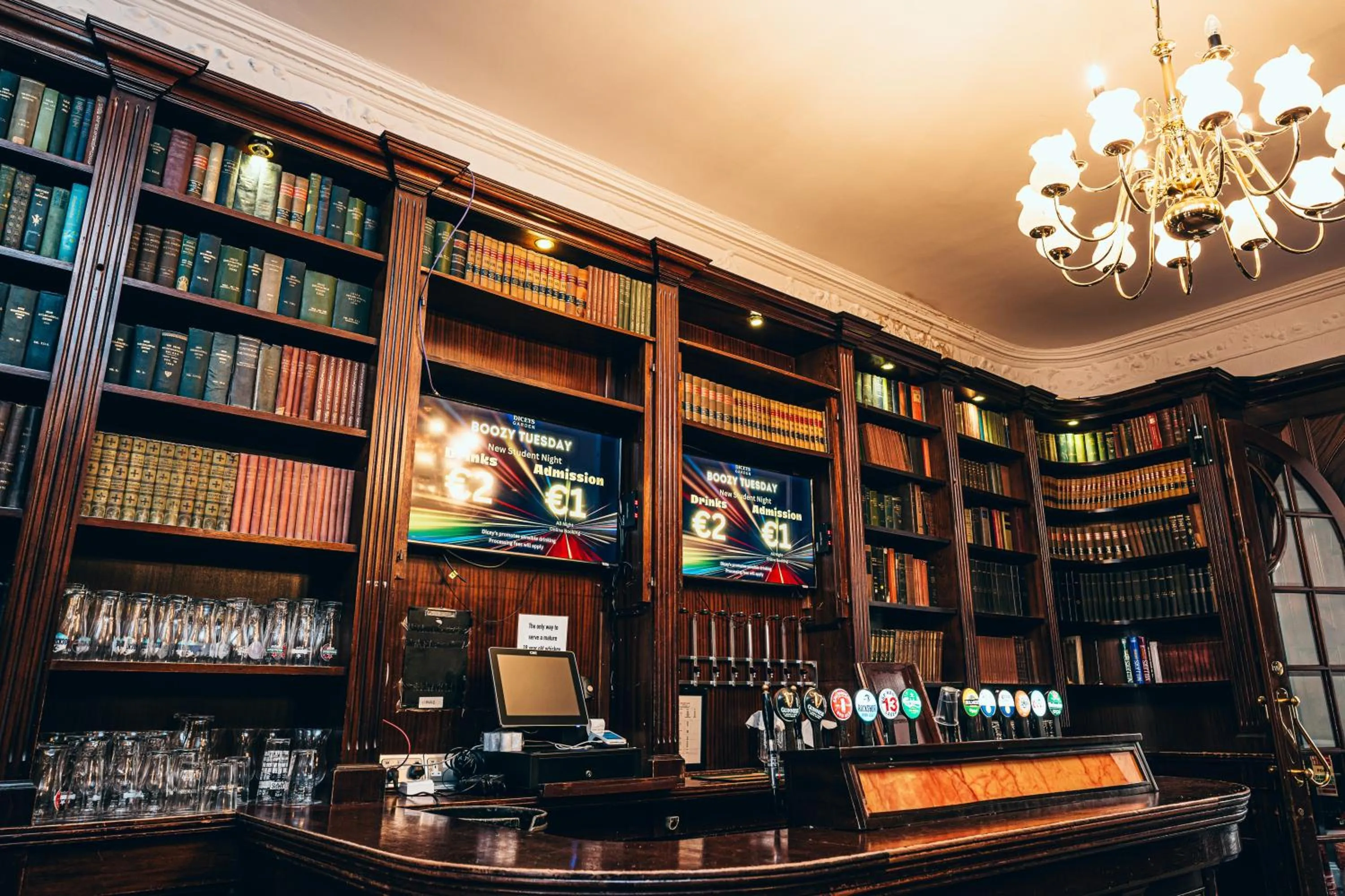 minibar in Russell Court Hotel