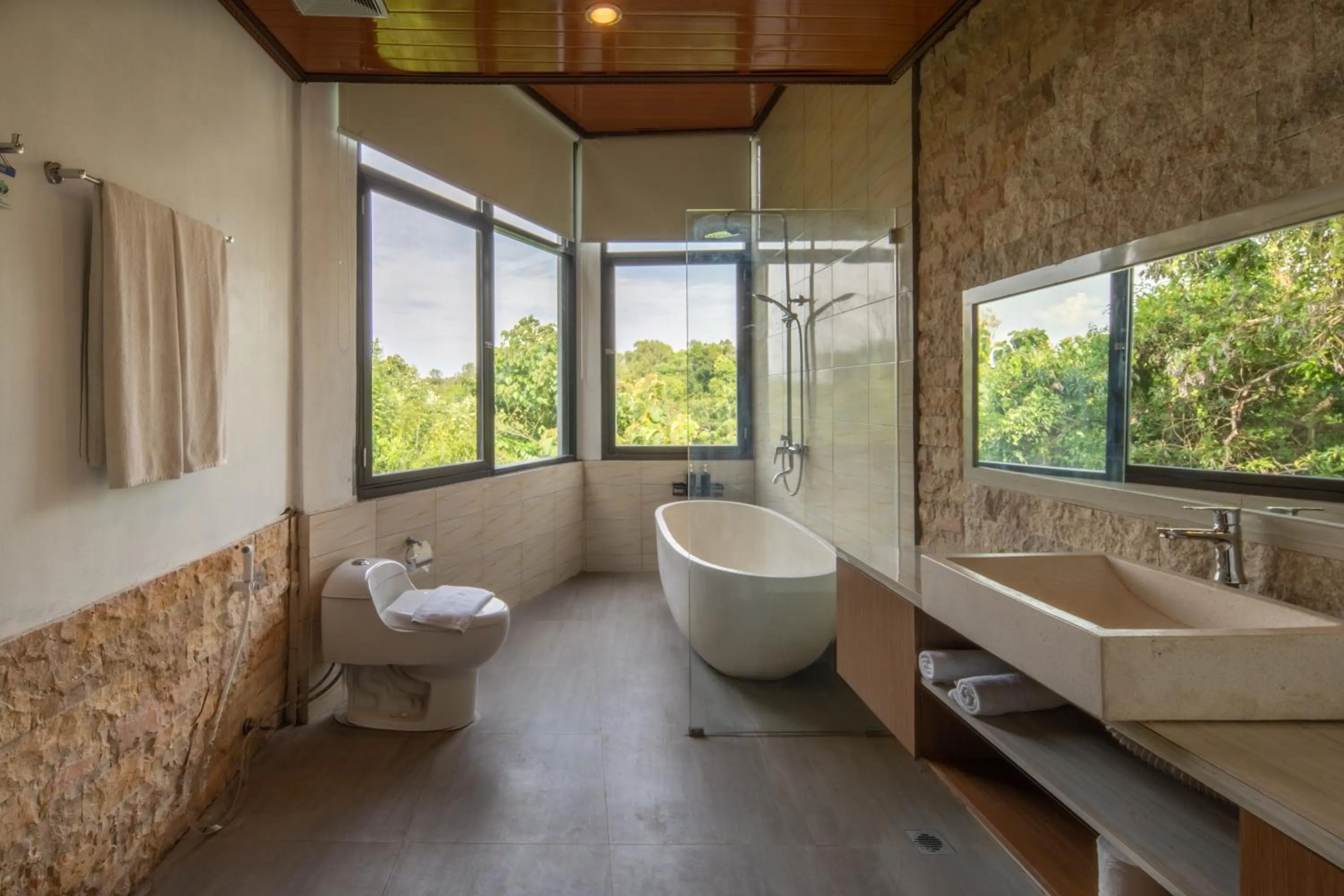 Bathroom in Abasan Hill Hotel and Spa