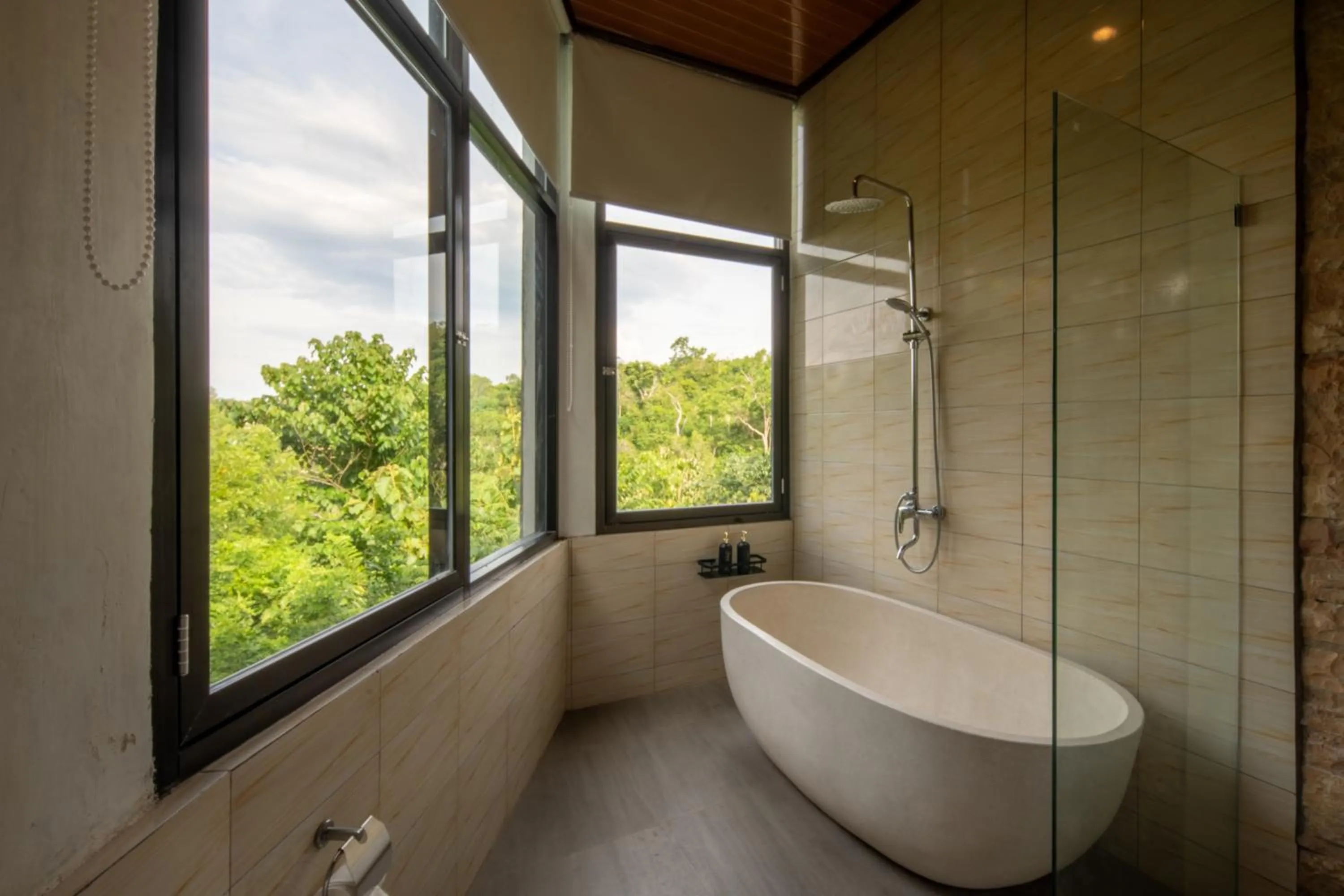 Bathroom in Abasan Hill Hotel and Spa
