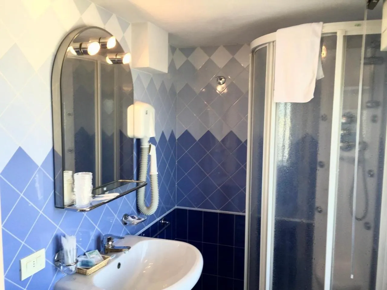 Bathroom in Hotel Stella Marina