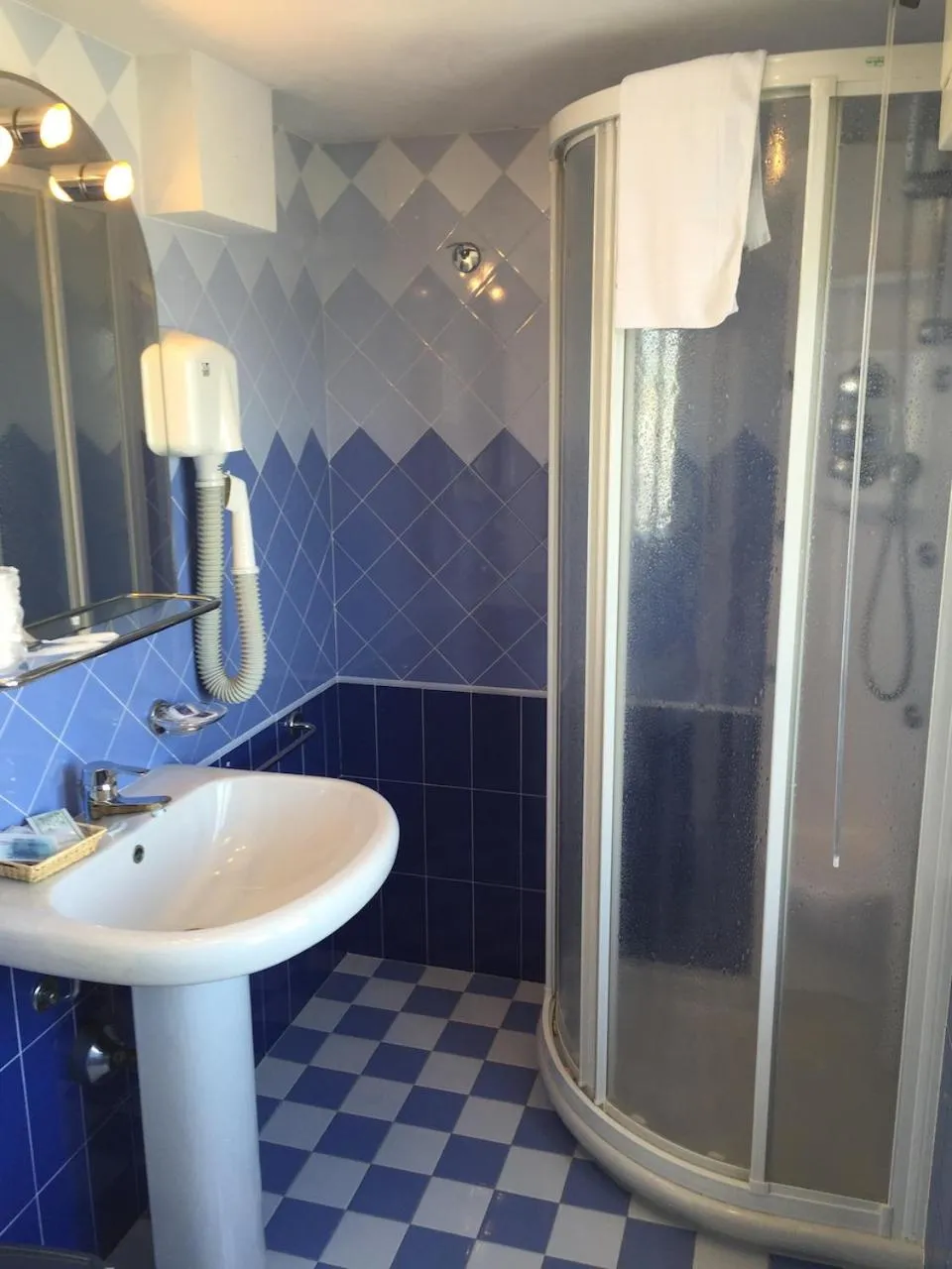 Bathroom in Hotel Stella Marina