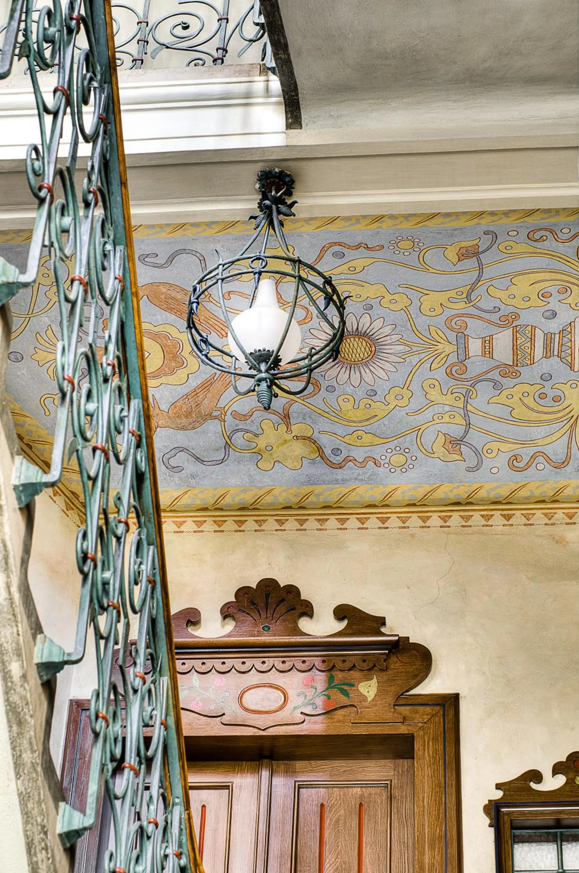 Facade/entrance in Art House Apartments by Adrez