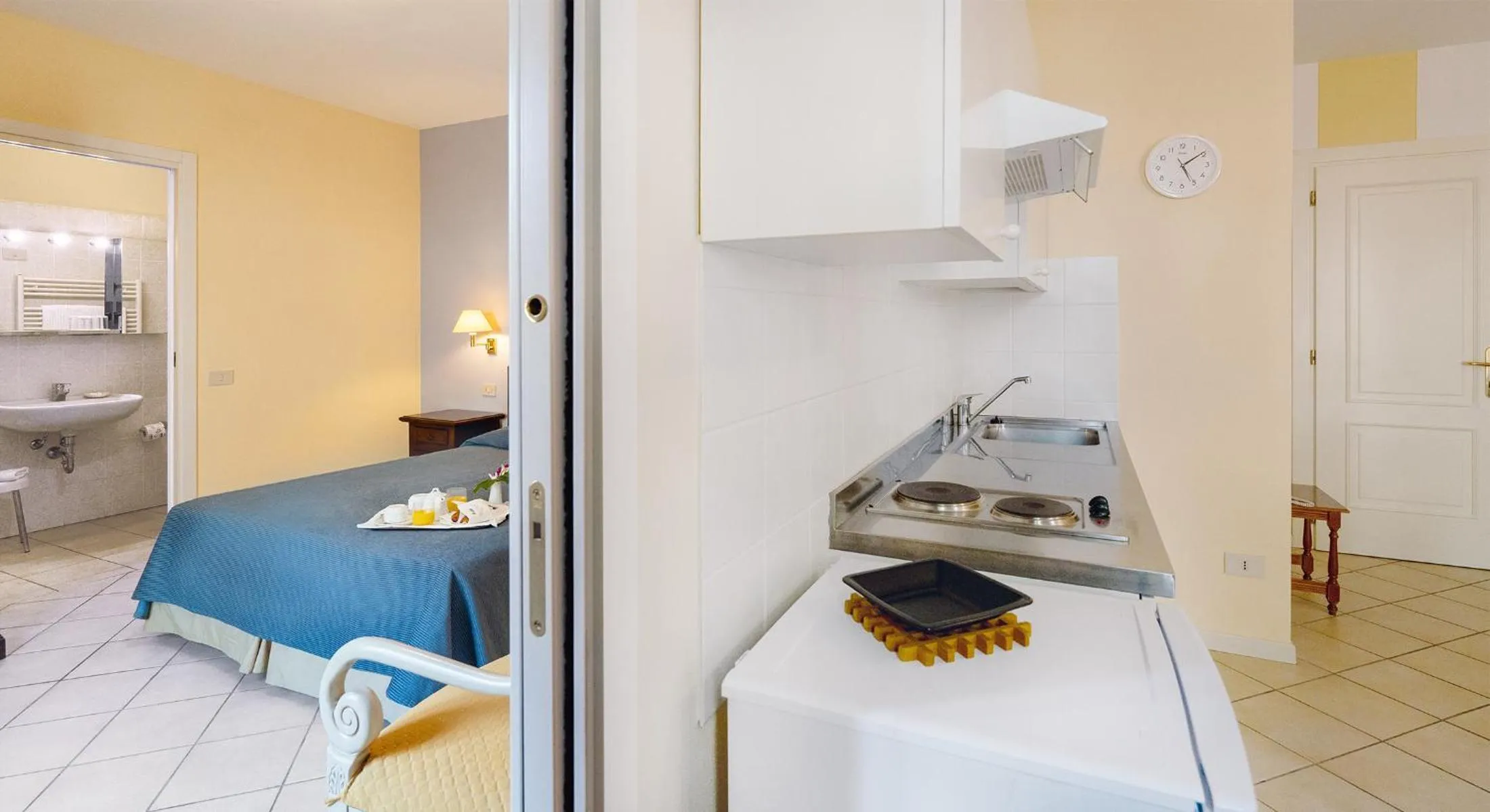 Kitchen or kitchenette, Bed in Residenza dei Fiori