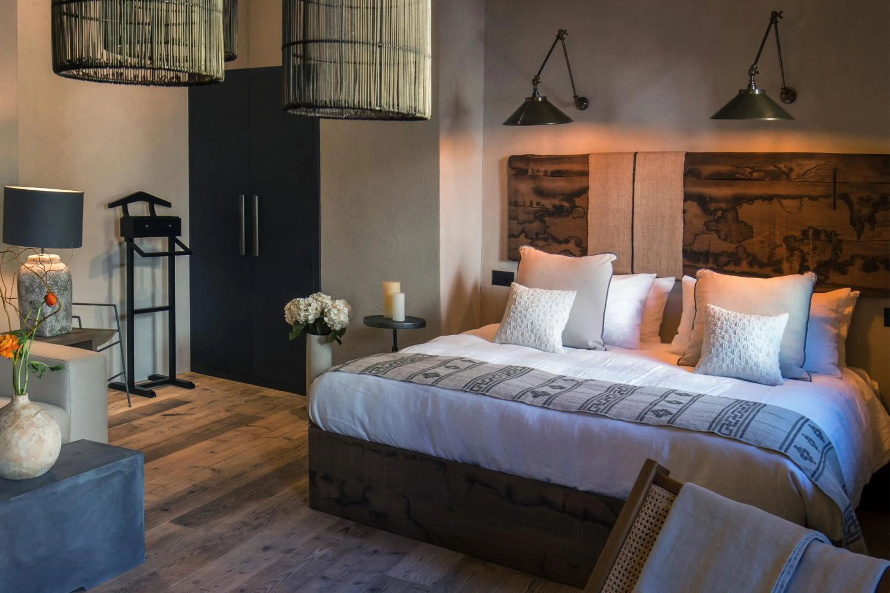 Seating area, Bed in Relais Castello di Morcote