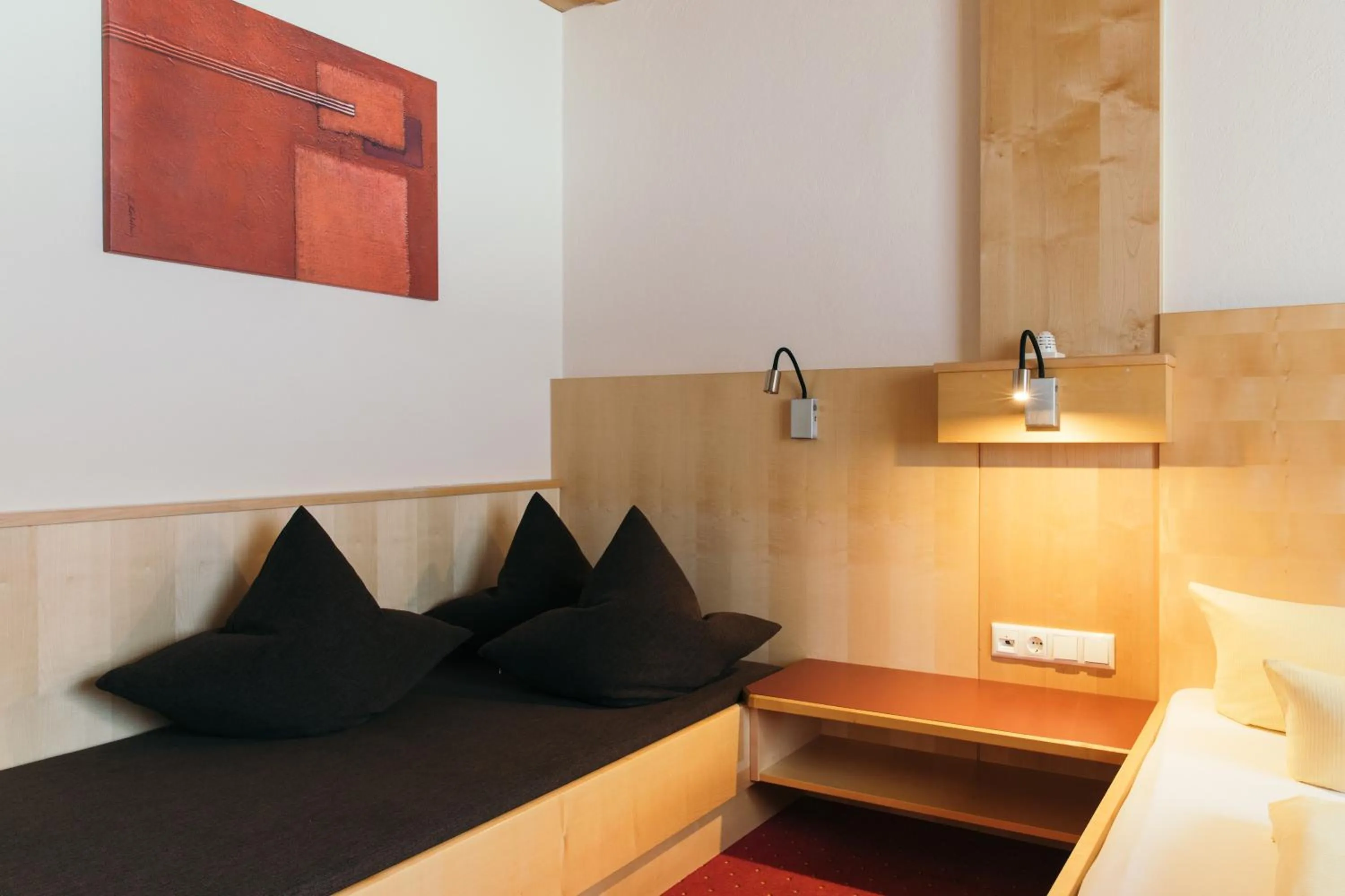 Photo of the whole room, Bed in Hotel Weisseespitze