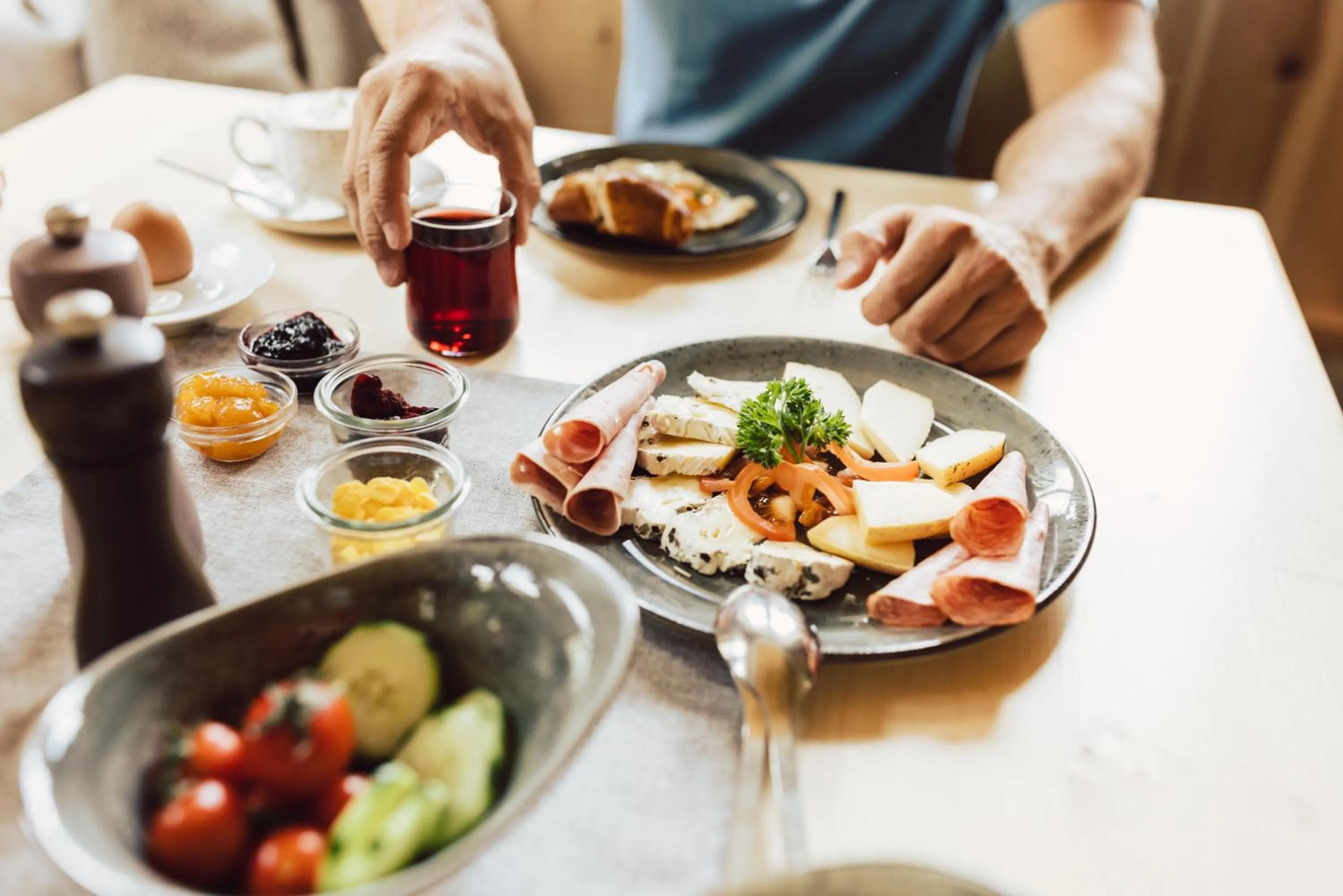 Breakfast in Hotel Weisseespitze