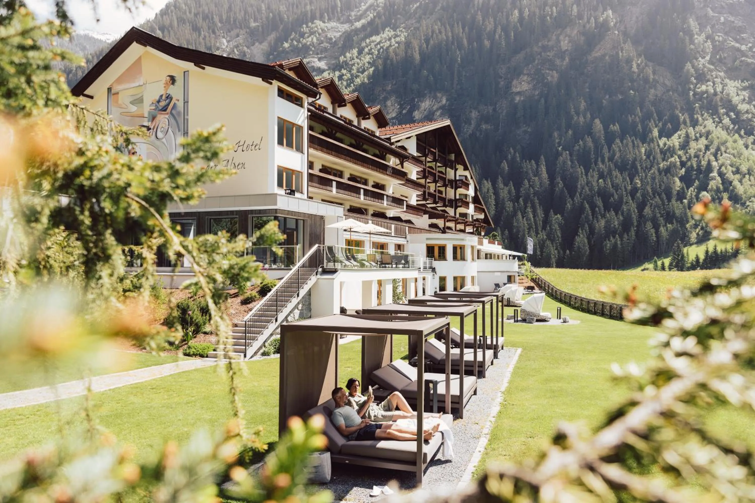 Property building in Hotel Weisseespitze