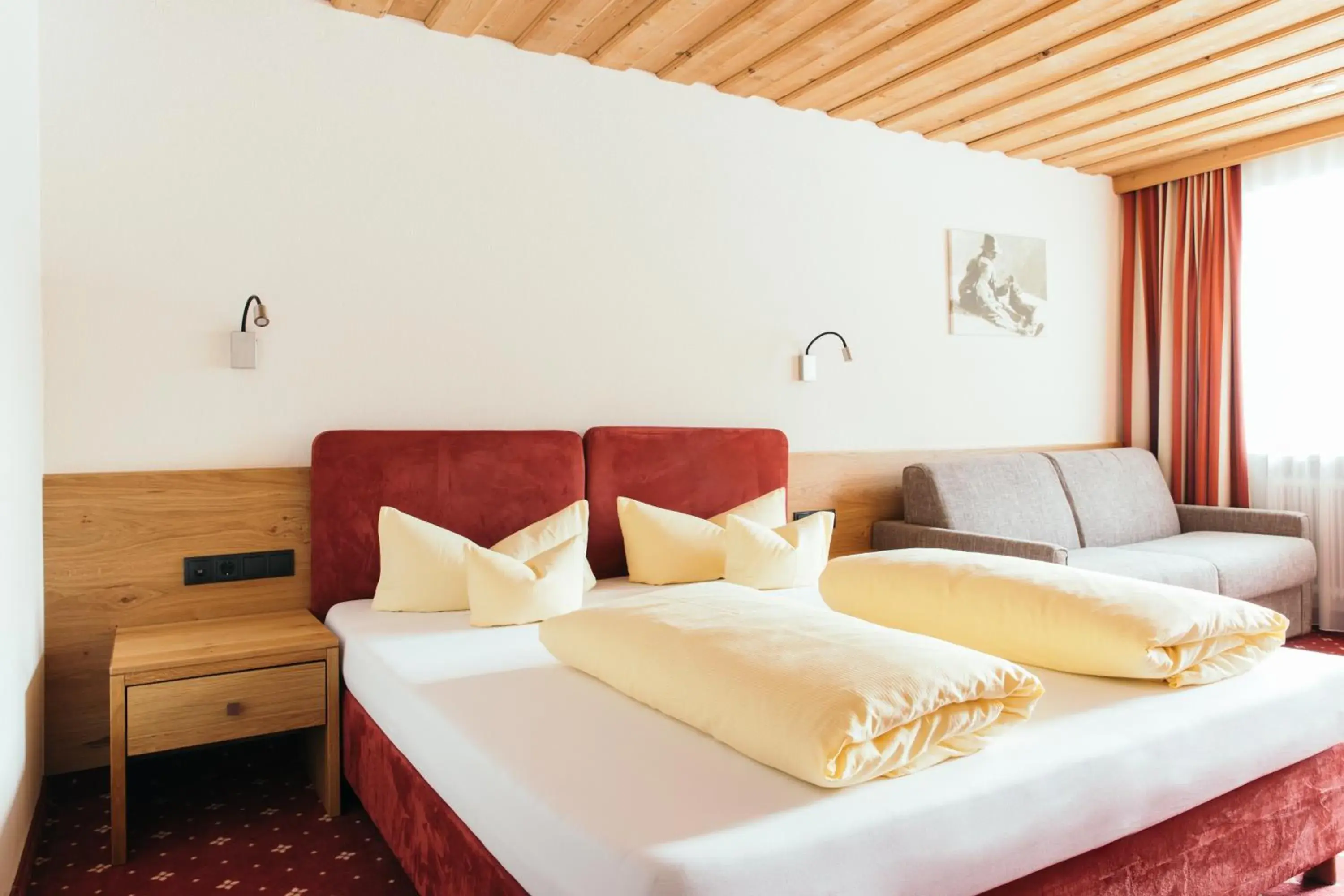 Double Room with Balcony in Hotel Weisseespitze Double Room with Balcony in Hotel Weisseespitze