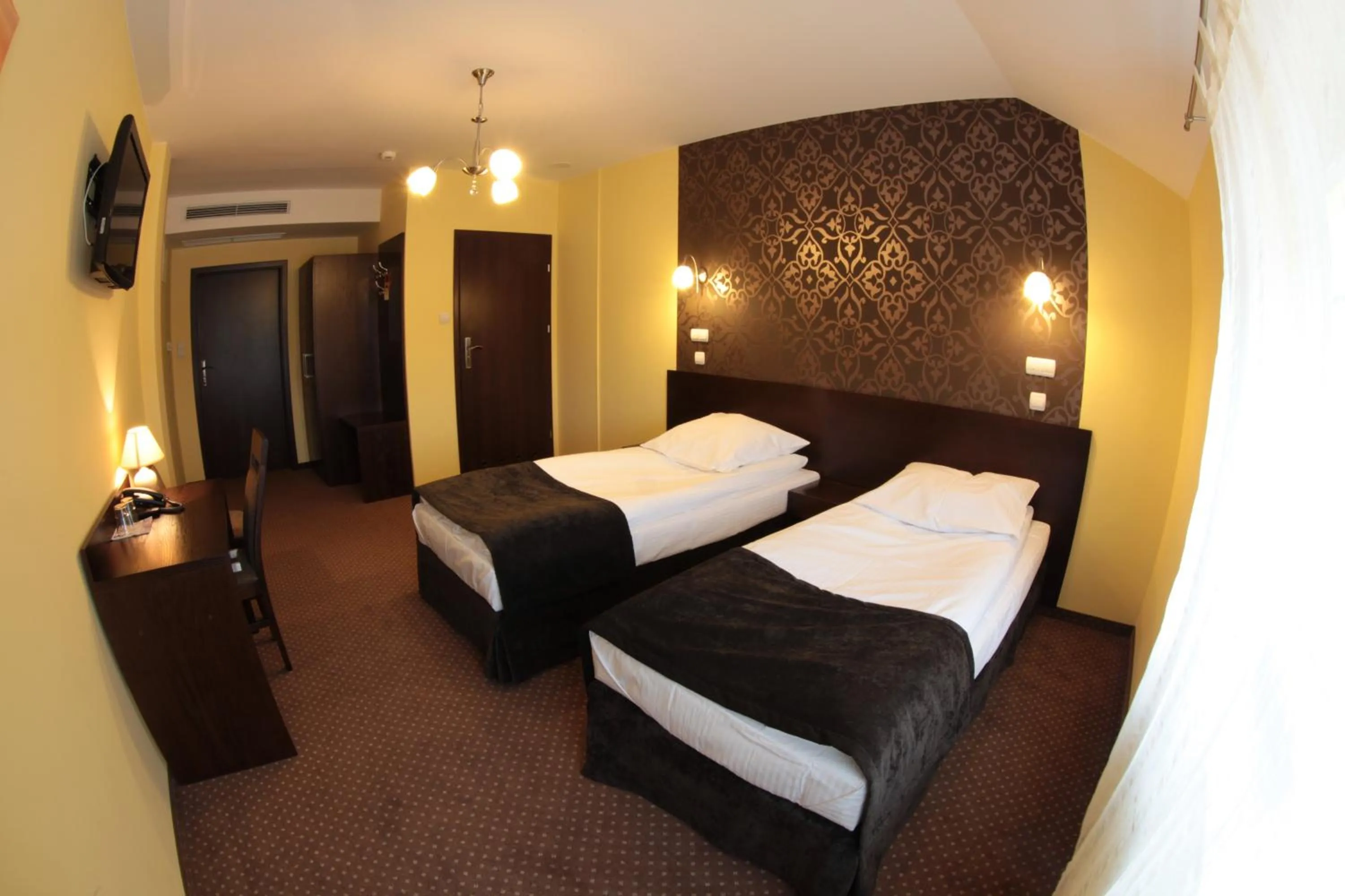 Photo of the whole room, Bed in Hotel Alta