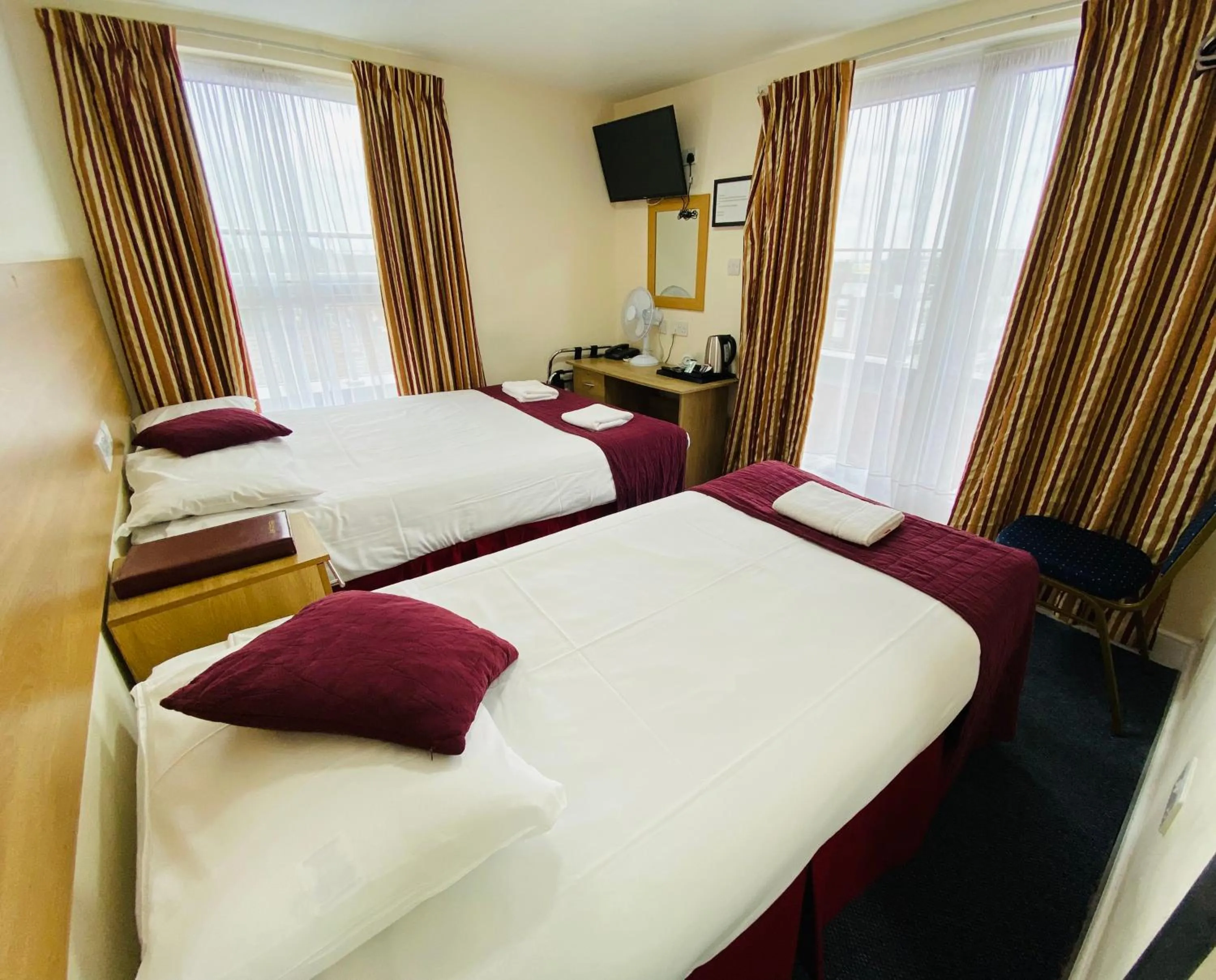 Bedroom, Bed in PremierLux Serviced Apartments