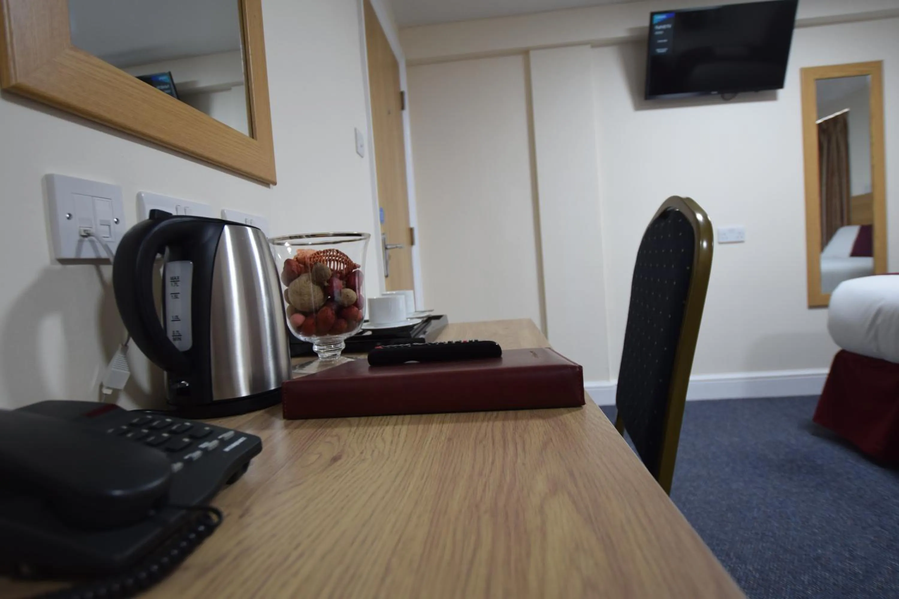 Bedroom, Bed in PremierLux Serviced Apartments