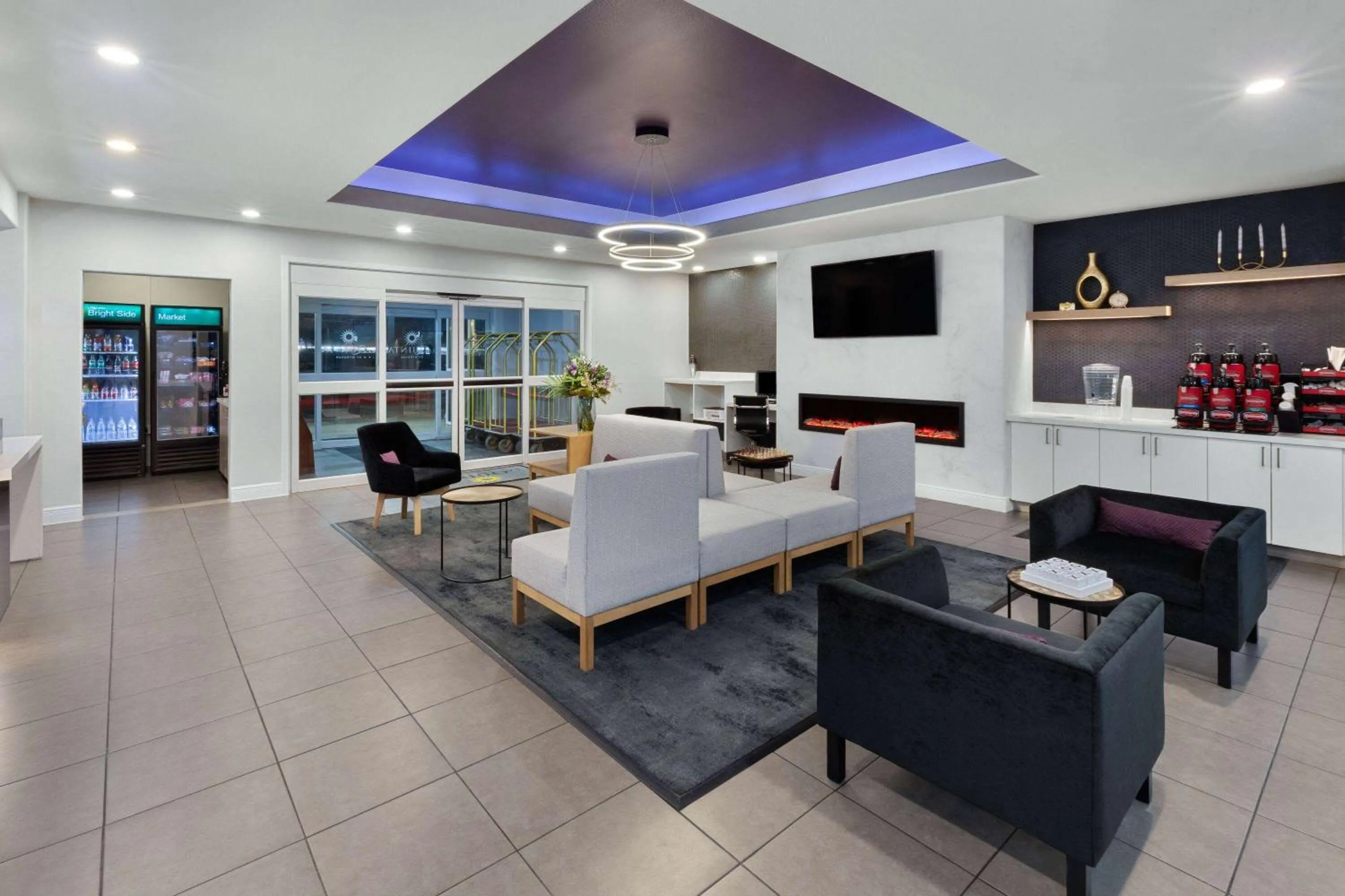 Lobby or reception in La Quinta by Wyndham Austin - Cedar Park