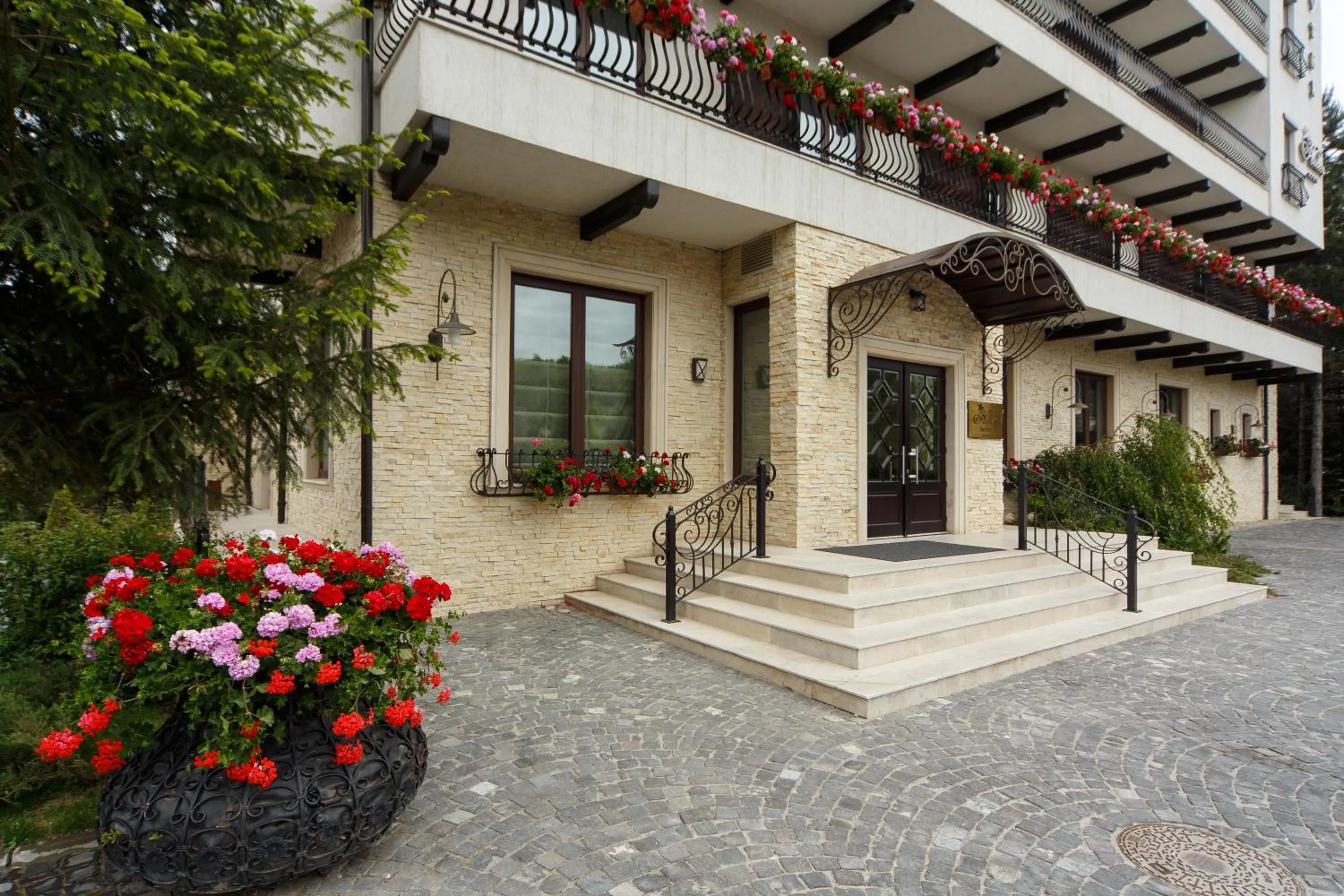 Facade/entrance in Hotel Helen