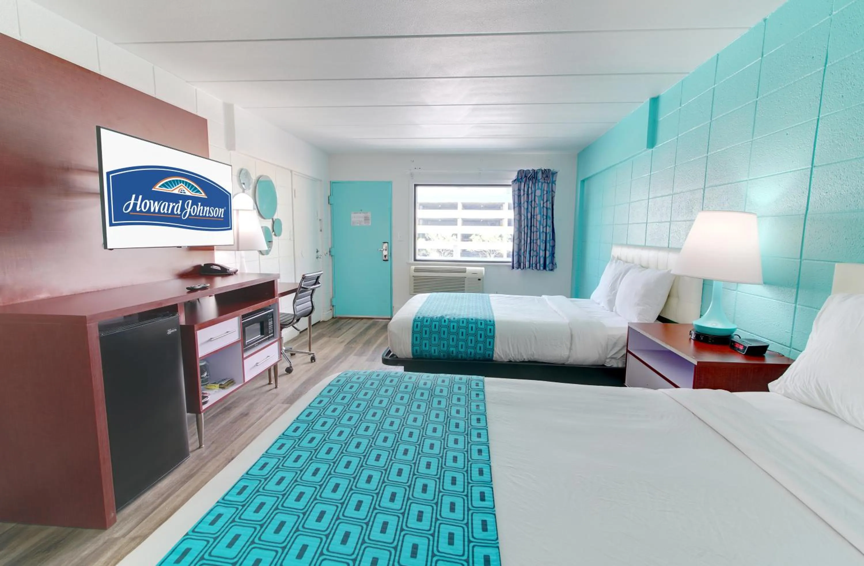 TV and multimedia, Bed in Howard Johnson by Wyndham Virginia Beach At The Beach