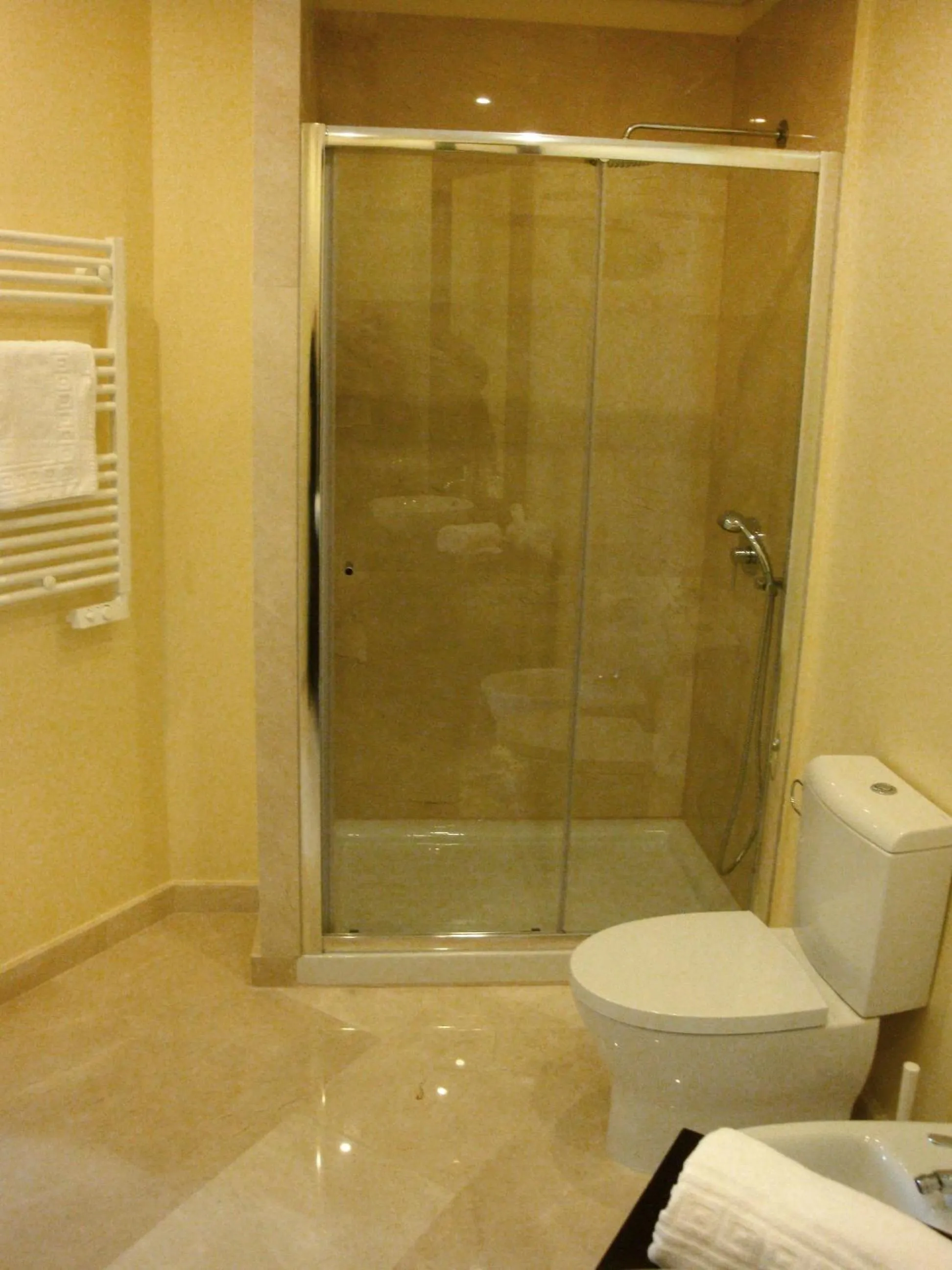 Bathroom in My Place - Lisbon Lounge Suites