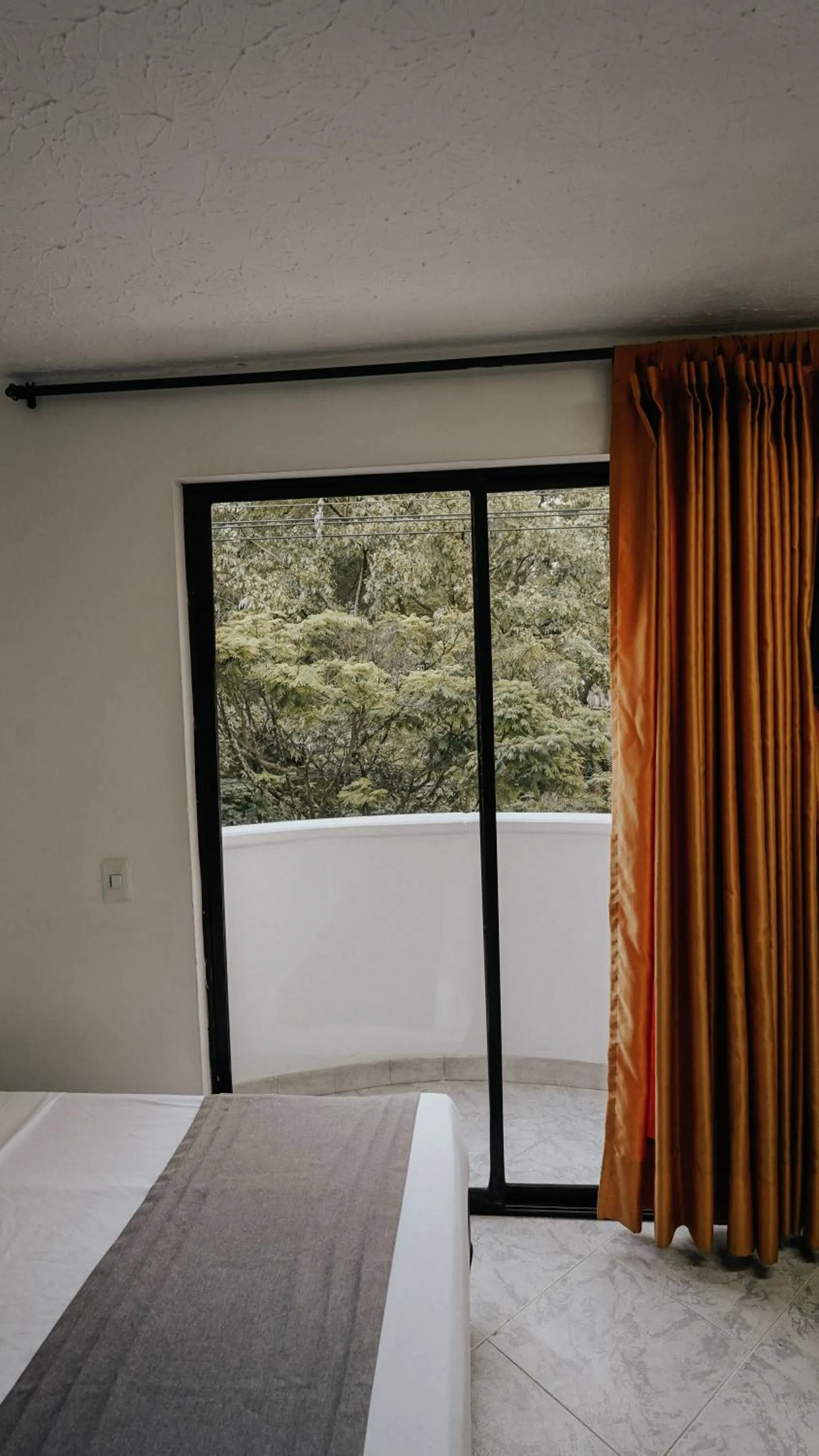 Balcony/Terrace, Bed in Hotel Balcones del Estadio