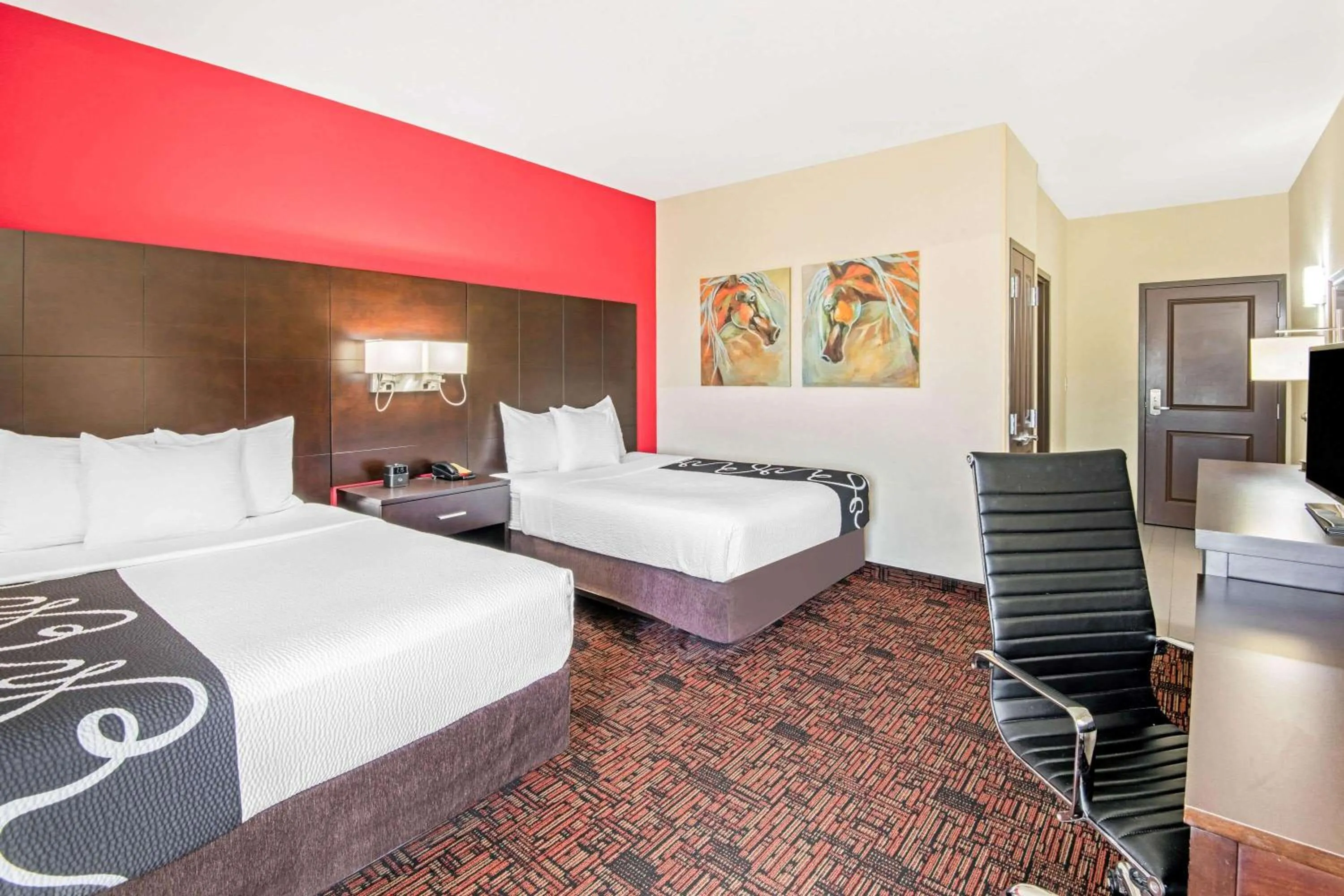 Photo of the whole room, Bed in La Quinta by Wyndham Elk City