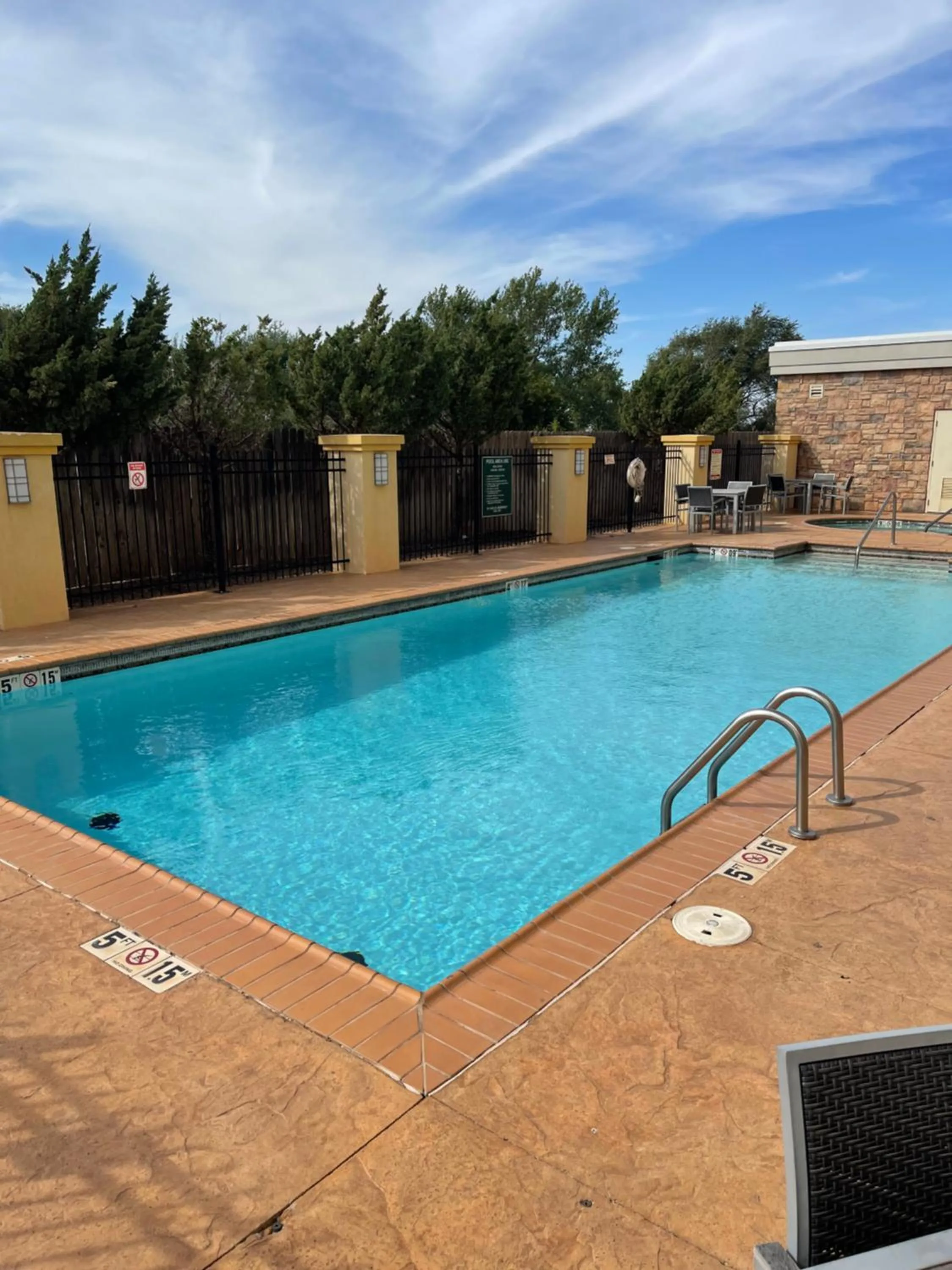 Swimming pool in La Quinta by Wyndham Elk City