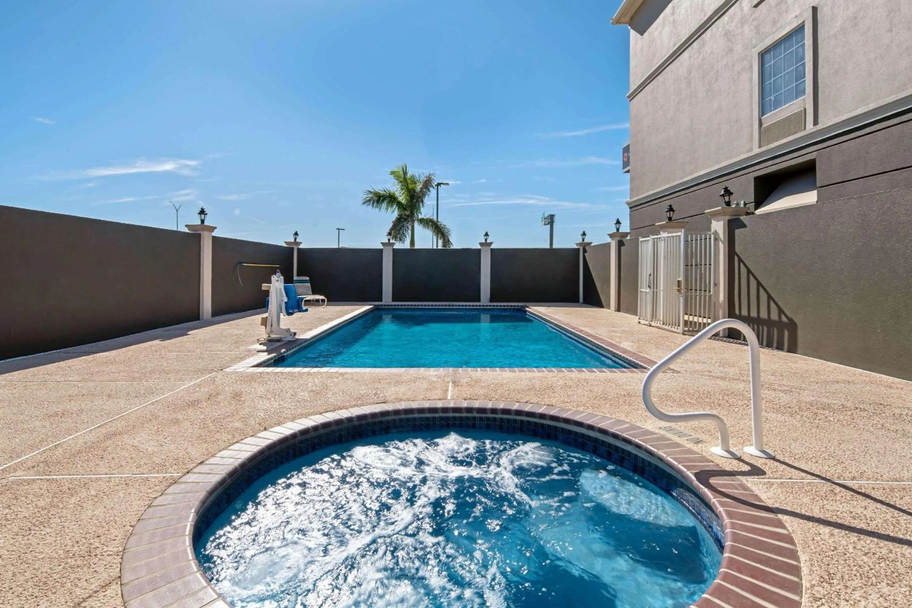 On site in La Quinta Inn & Suites by Wyndham Mercedes Outlet Mall