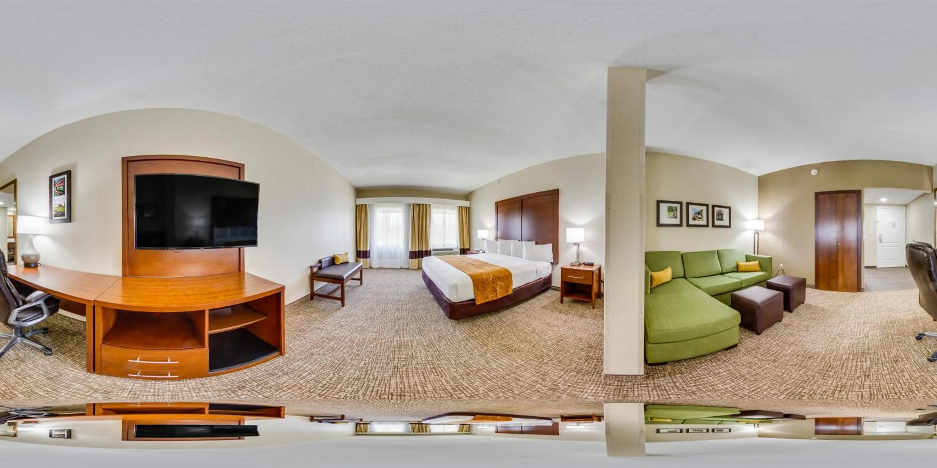 Photo of the whole room, Bed in Aspire Hotel and Suites