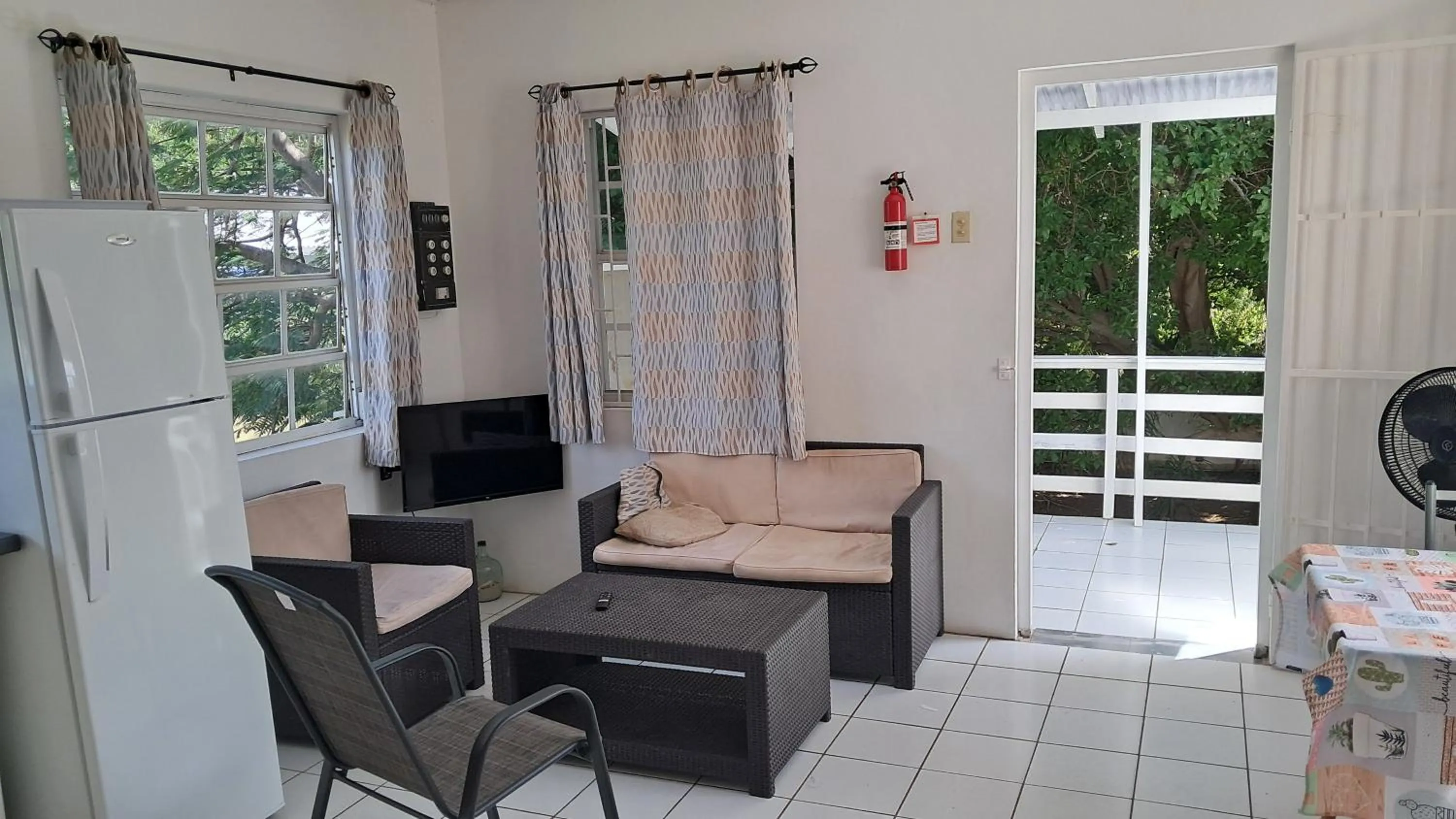 Happy Turtle Apartments