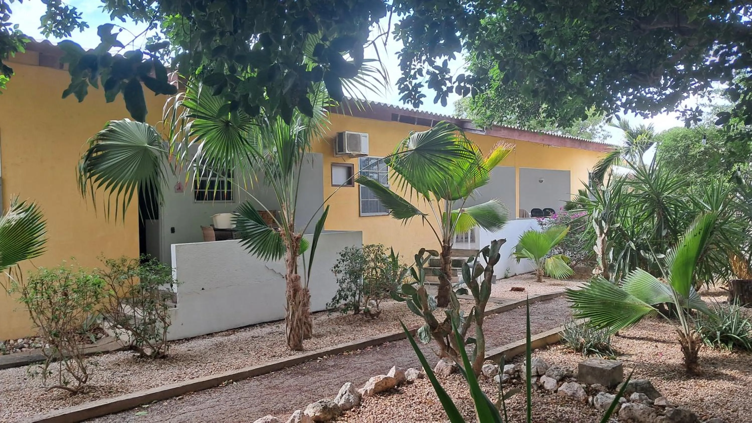 Property building in Happy Turtle Apartments