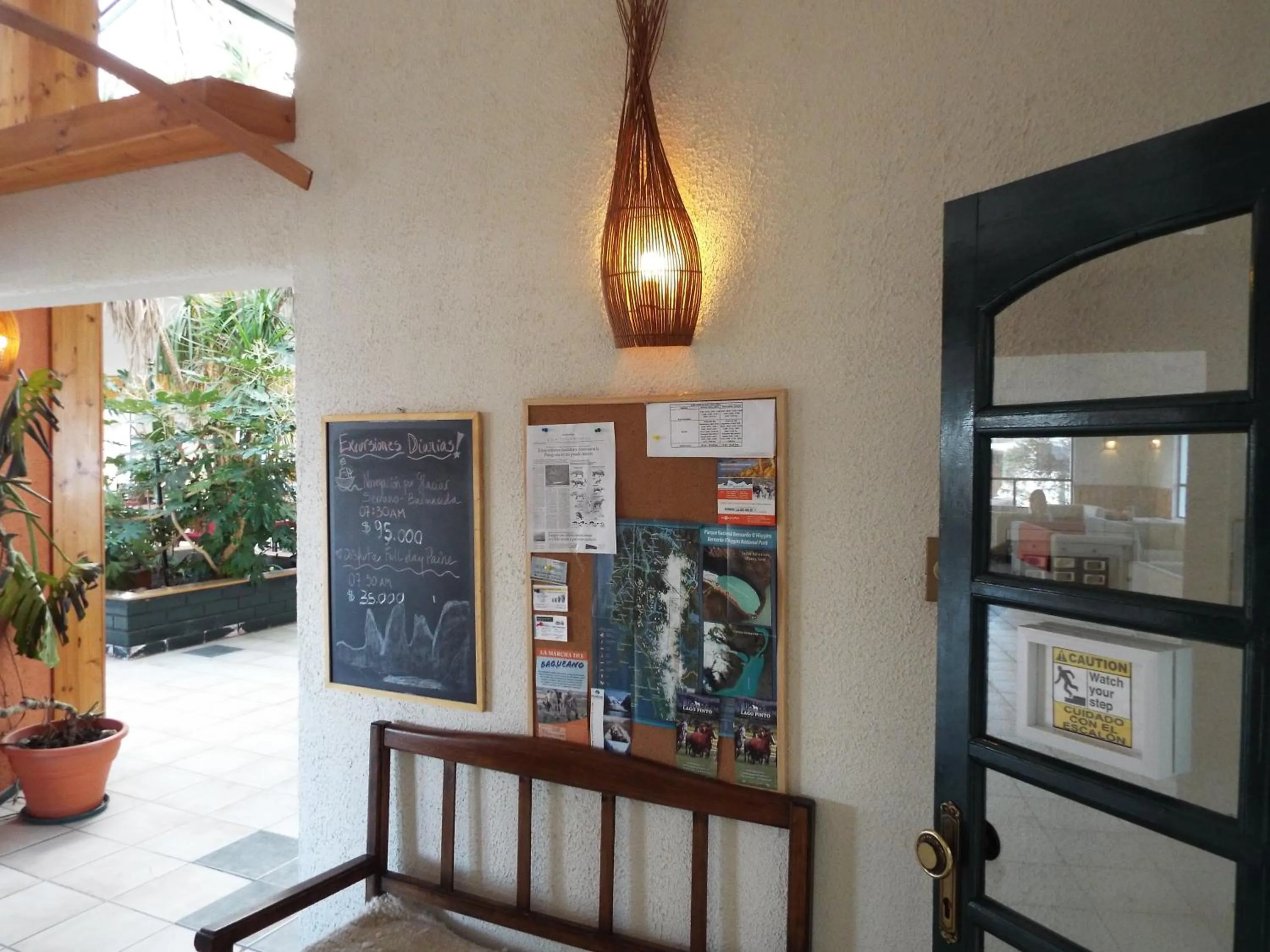 Communal lounge/ TV room in Hotel HD Natales