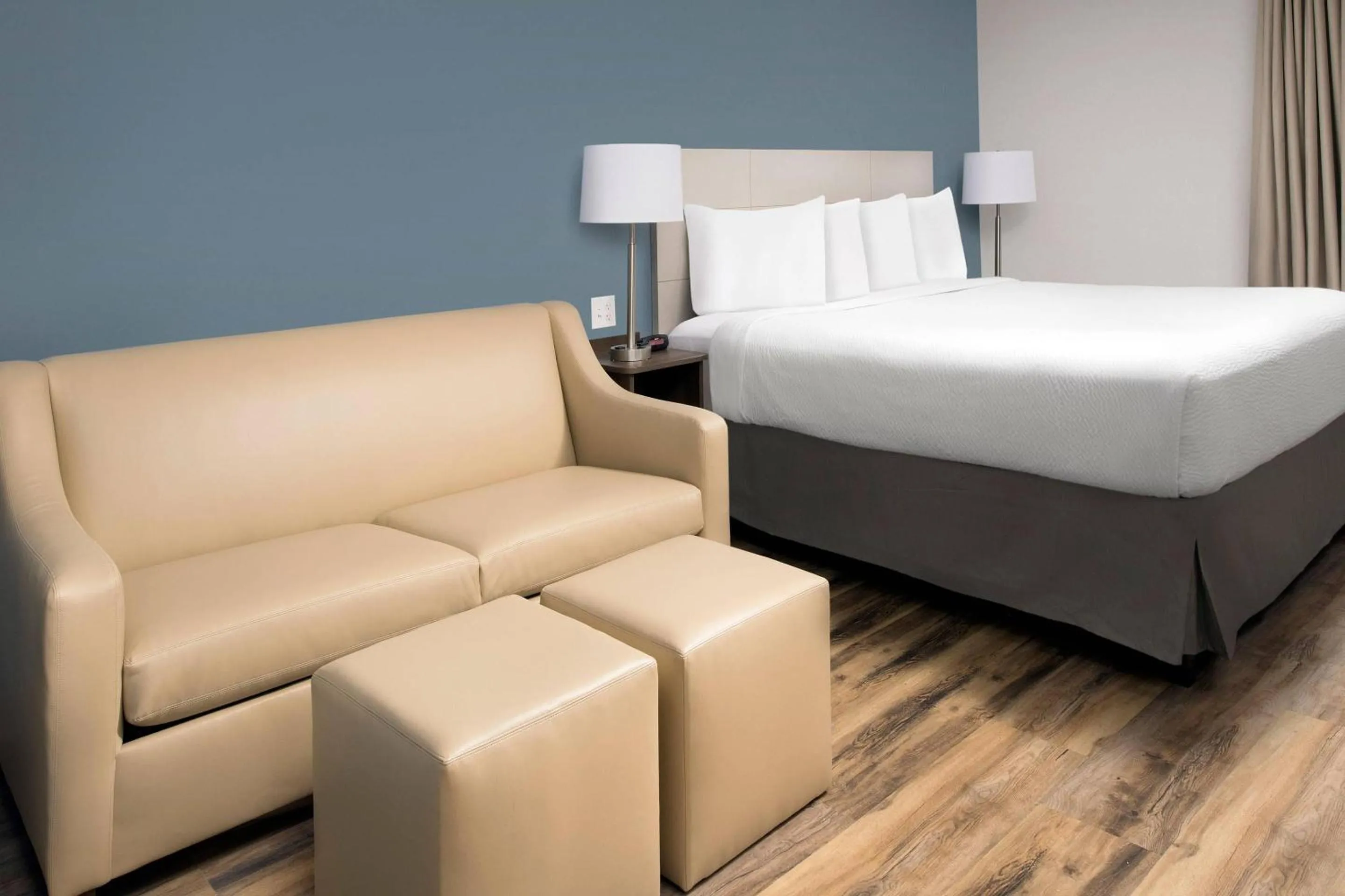 Bedroom, Bed in Woodspring Suites Orlando International Drive