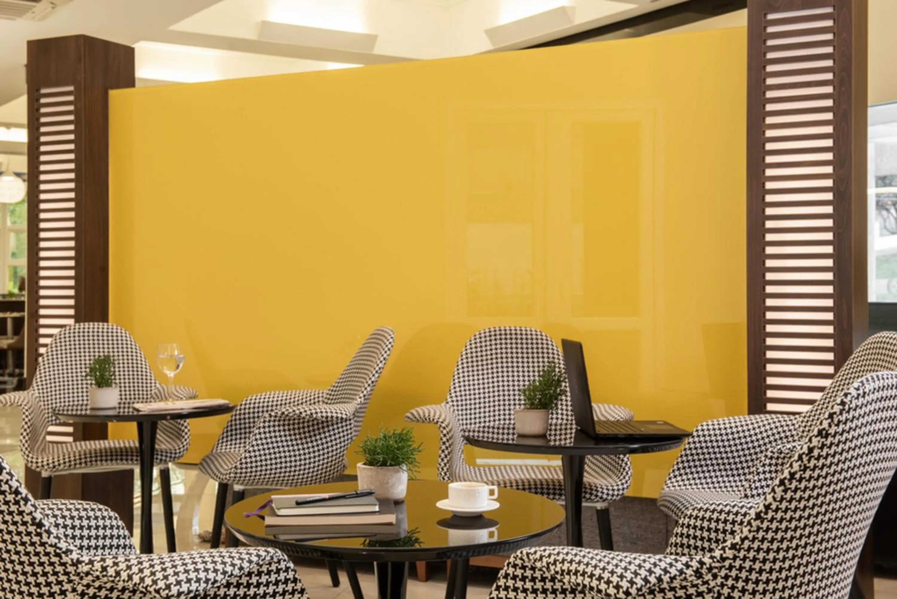 Lobby or reception in Intercity Itupeva