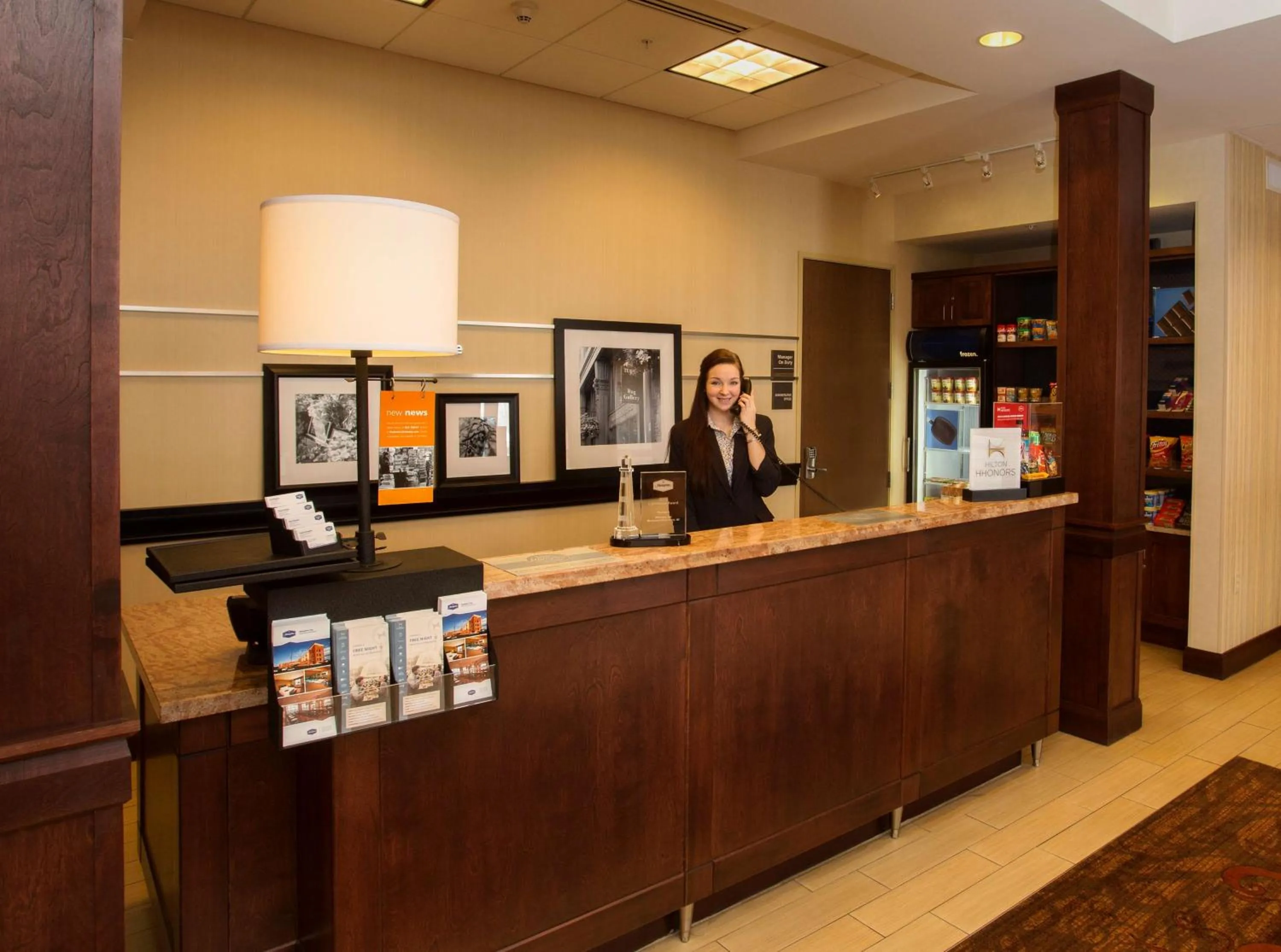 Lobby or reception in Hampton Inn Marquette-Waterfront