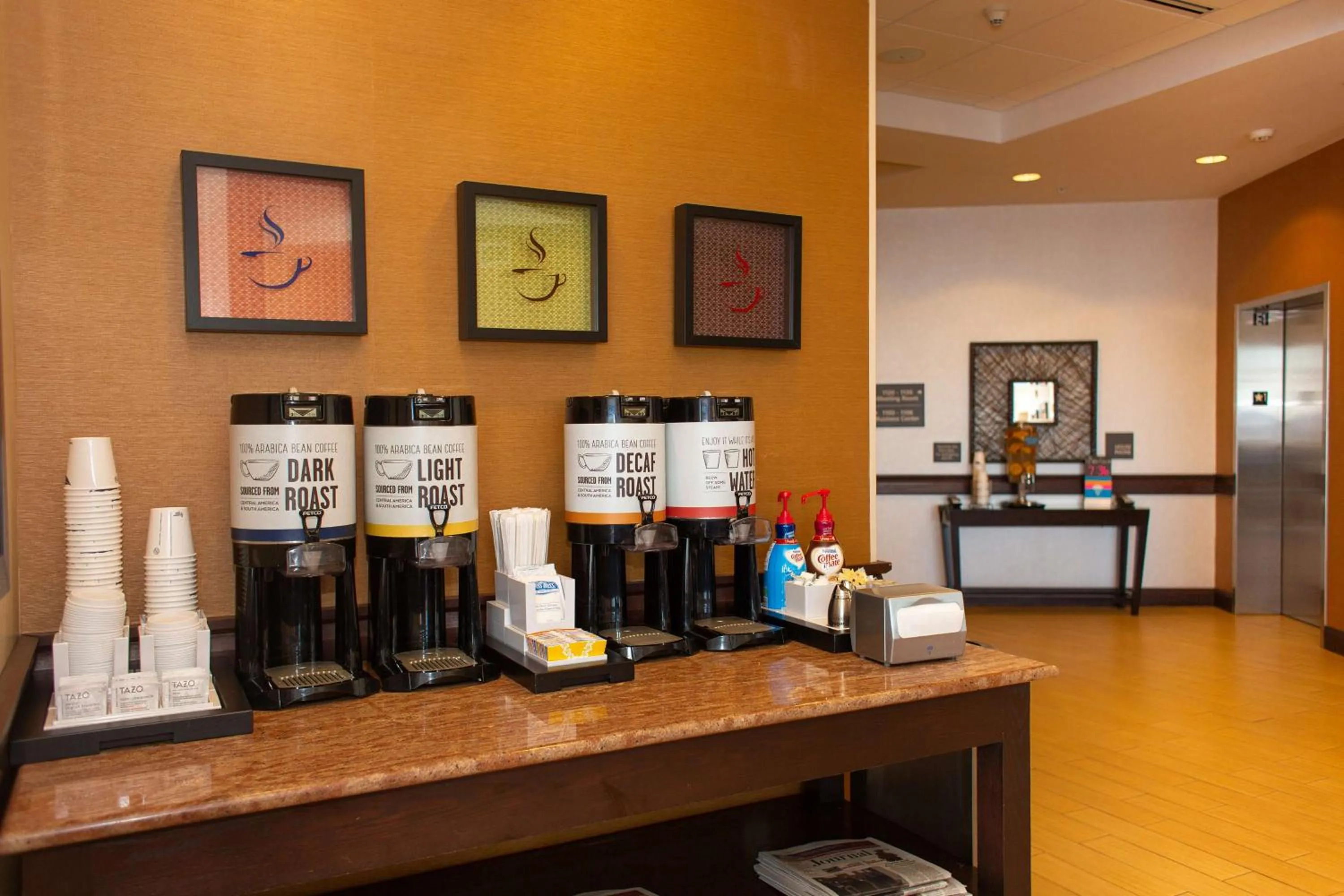 Breakfast in Hampton Inn Marquette-Waterfront